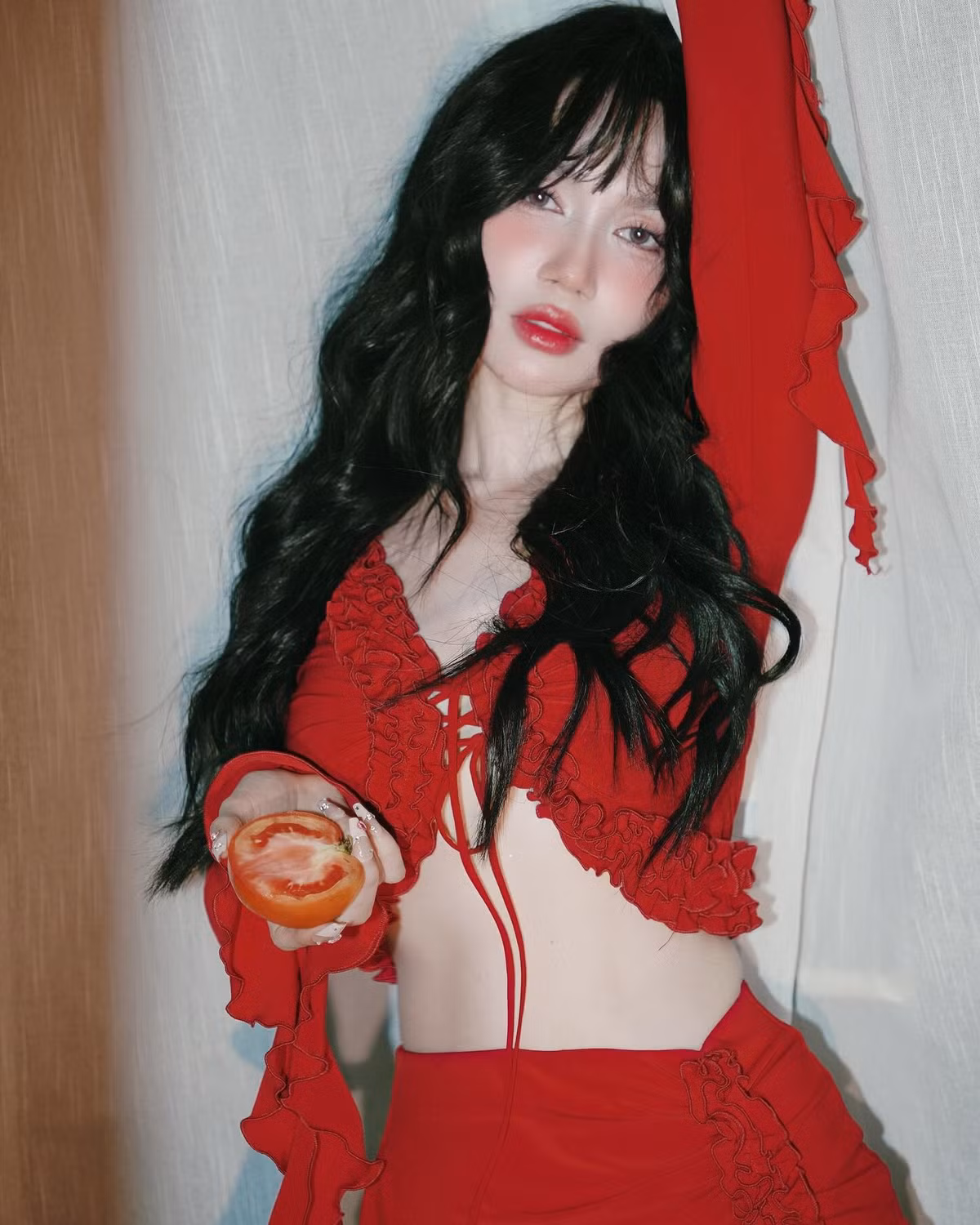 Ngay sau khi loạt ảnh được đăng tải, người hâm mộ nhanh chóng dành nhiều lời khen cho Sĩ Thanh.