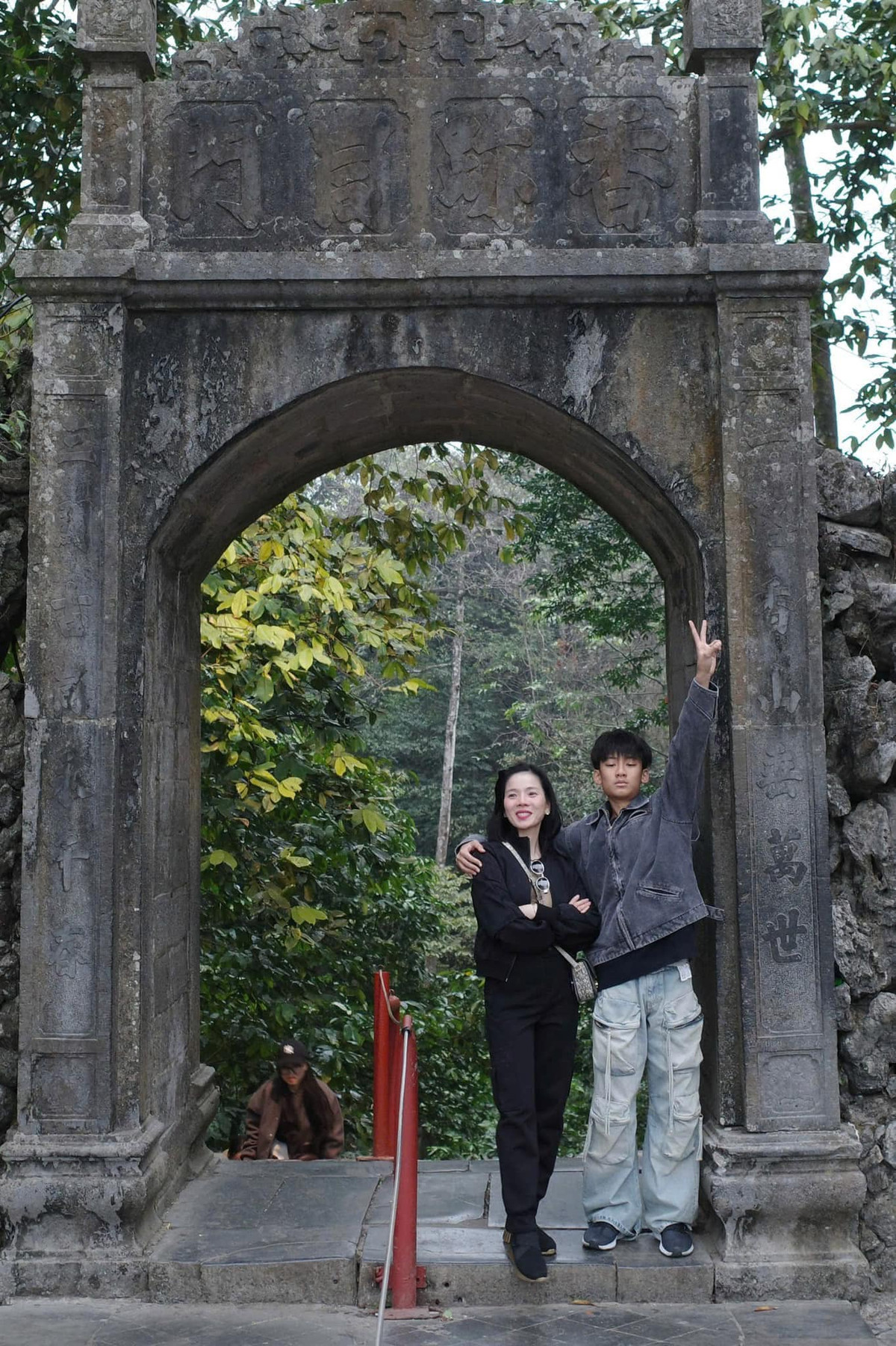 Kỳ Anh hiện cao 1,74 m và có niềm đam mê với các môn thể thao như bóng rổ, đạp xe và tập gym.