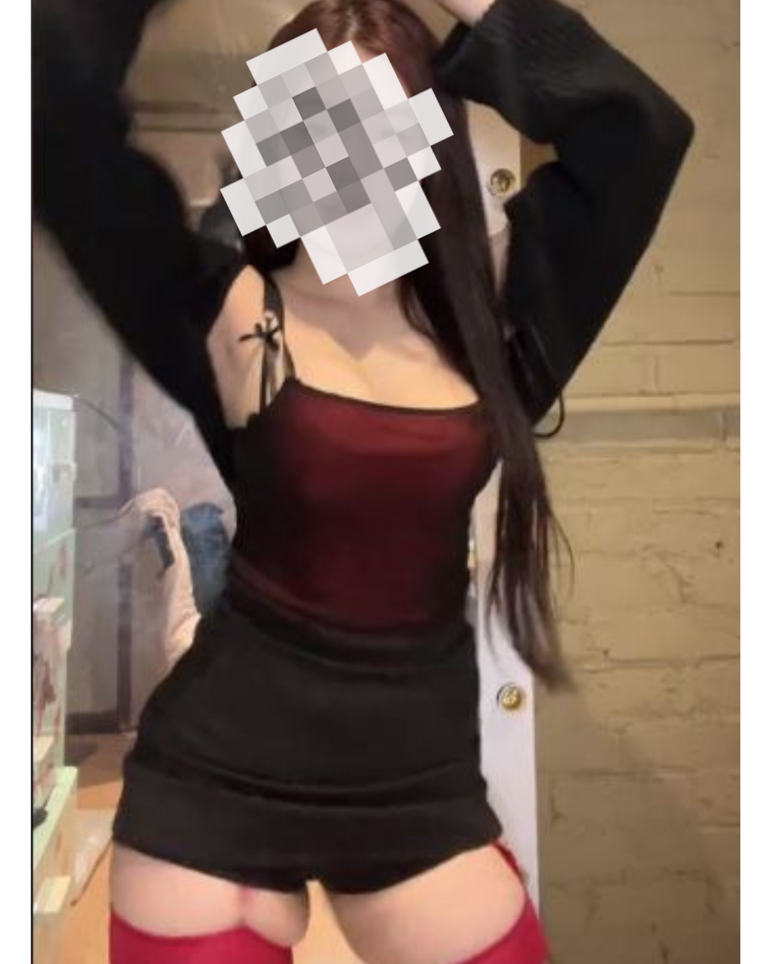 Mỗi video đều nhận về hàng triệu lượt xem cùng nhiều bình luận khác nhau.