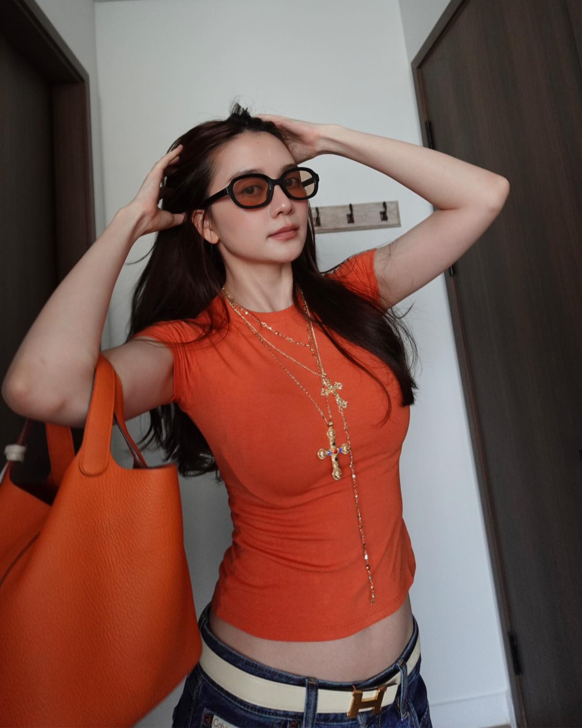 Không chỉ nổi bật với nhan sắc và phong cách thời trang, Thiều Bảo Trang còn được biết đến như một ca sĩ có giọng hát ngọt ngào, tràn đầy cảm xúc. Tuy nhiên sự nghiệp ca nhạc của cô nàng không quá nổi bật.