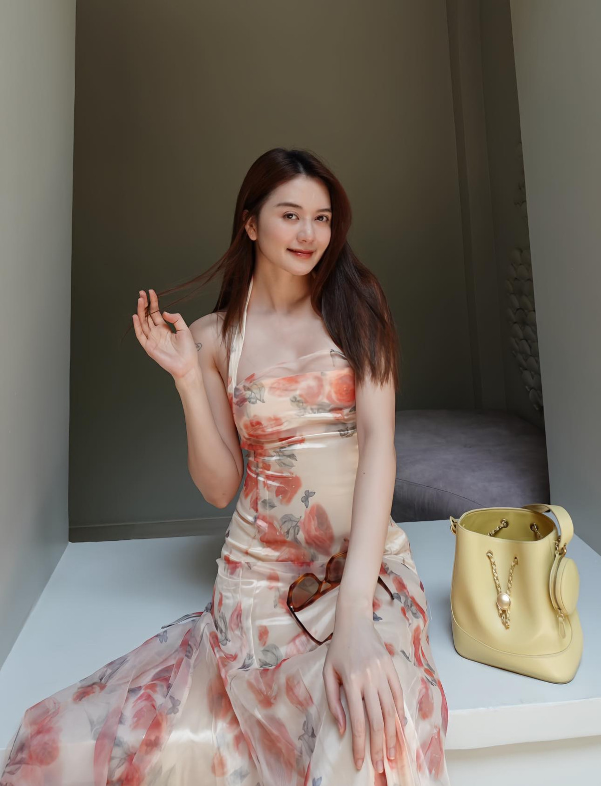 Cô nàng không chỉ sở hữu khuôn mặt thanh tú, nét đẹp thanh thoát mà còn ghi điểm bởi dáng nuột nà đáng mơ ước.