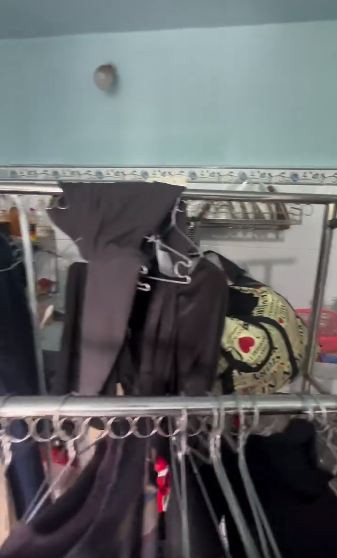 Theo như thông tin được chủ phòng chia sẻ trong video, đây không phải là lần đầu tiên bắt gặp tình trạng này.