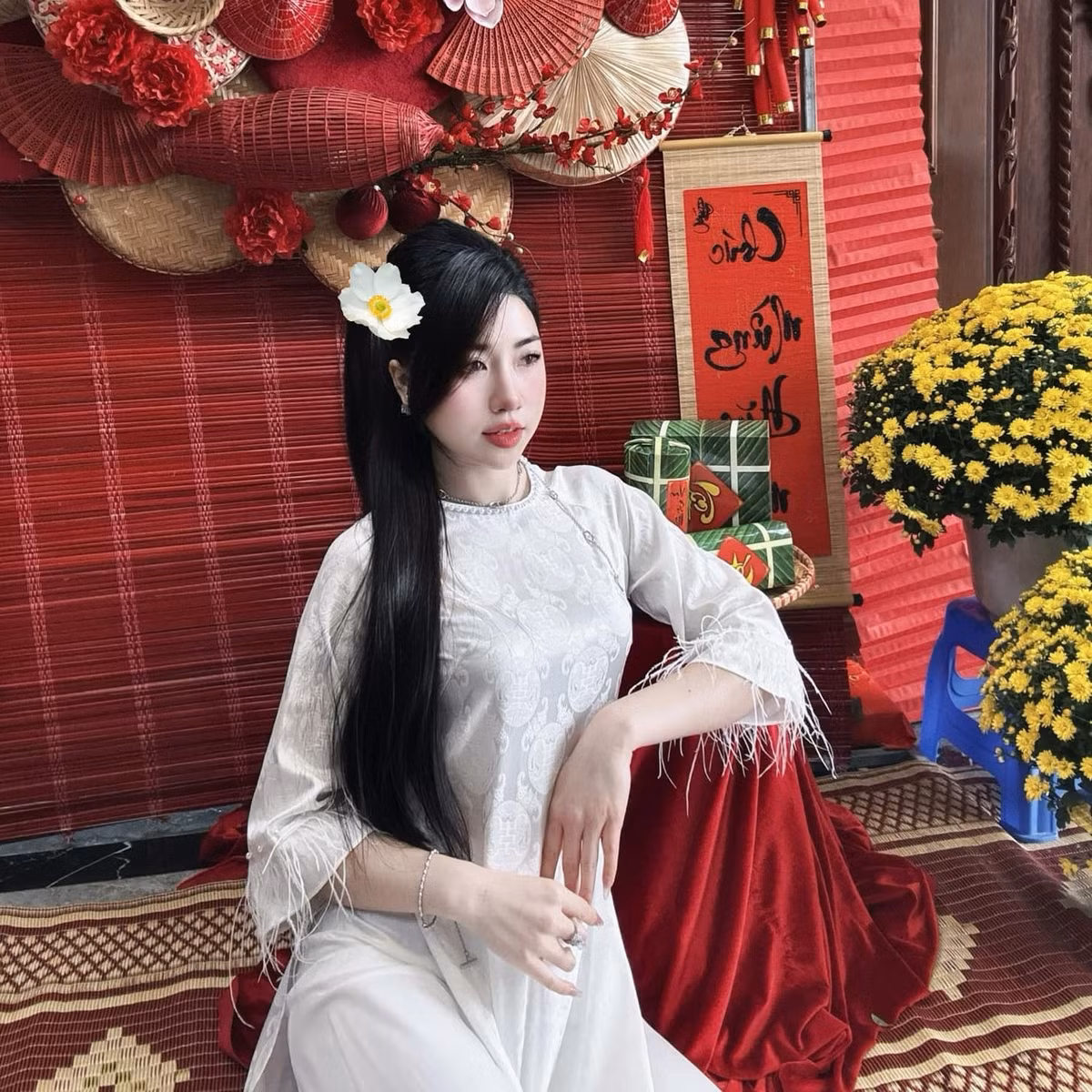 Cô nàng sở hữu nhan sắc xinh đẹp.