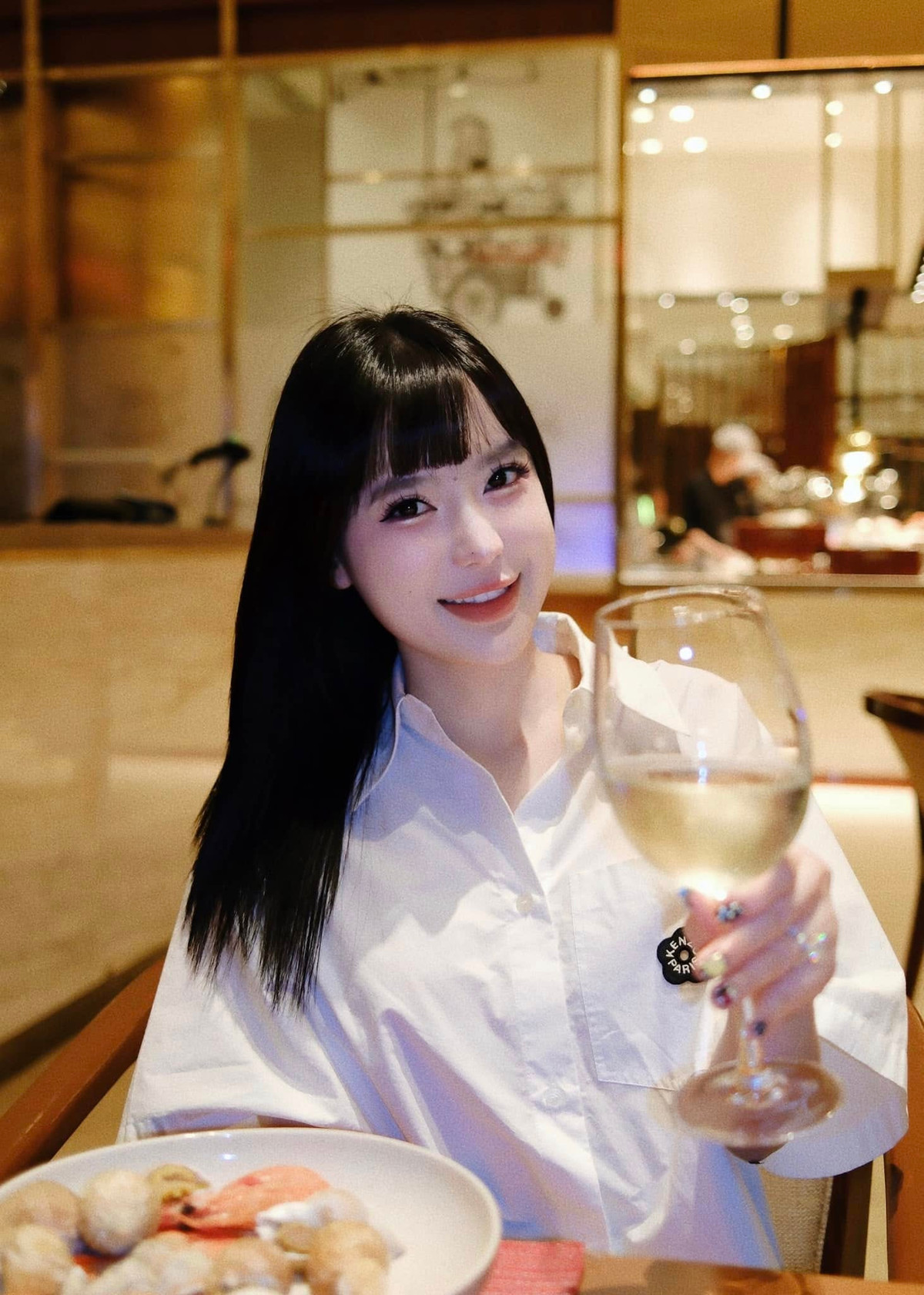 Dù đã bước qua một thời kỳ "hot girl đời đầu", nhưng nhan sắc và vóc dáng của cô vẫn luôn khiến người hâm mộ mê mẩn. Cô nàng cũng không ngần ngại chia sẻ về hành trình chăm sóc sức khỏe và giữ dáng để có thể giữ gìn được phong độ đẹp như hiện tại.