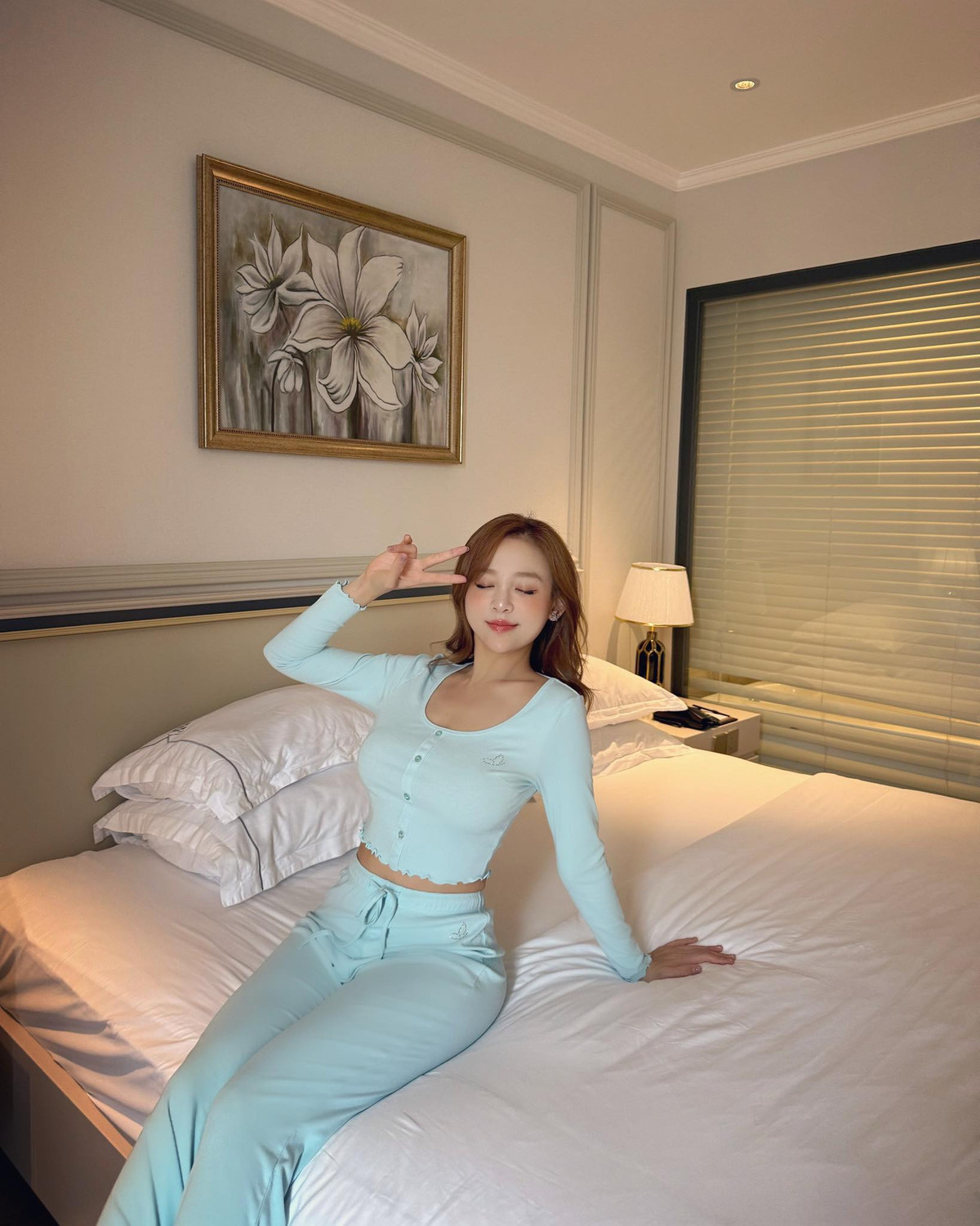 Mặc dù có tiền đề là một hot girl khá nổi, Huyền Baby không bước chân vào showbiz mà tập trung vào kinh doanh và gia đình. Cô kết hôn với một doanh nhân và nhanh chóng trở thành một trong những "phú bà" nổi tiếng nhất Hà thành