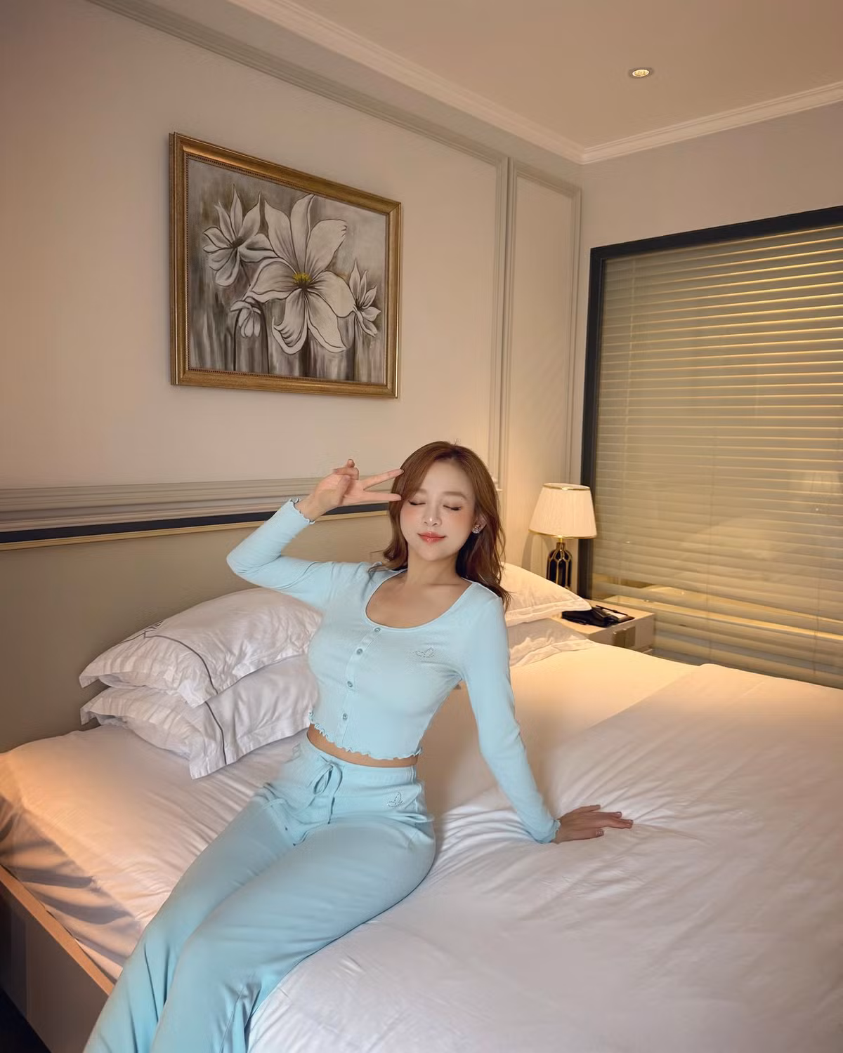 Mặc dù có tiền đề là một hot girl khá nổi, Huyền Baby không bước chân vào showbiz mà tập trung vào kinh doanh và gia đình. Cô kết hôn với một doanh nhân và nhanh chóng trở thành một trong những "phú bà" nổi tiếng nhất Hà thành