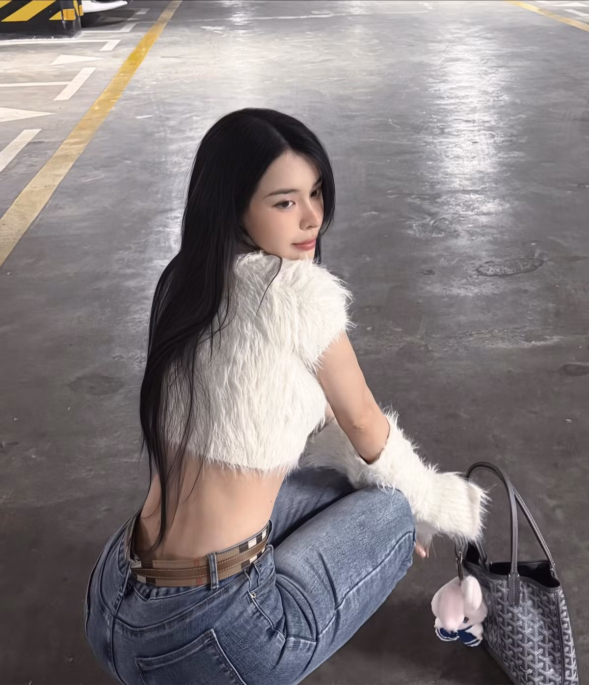 Trước khi được biết đến là bạn gái Văn Thanh, Bích Hạnh đã là một hot girl phong gym có tiếng. Body như tượng tạc của cô nàng là niềm mơ ước của nhiều chị em.