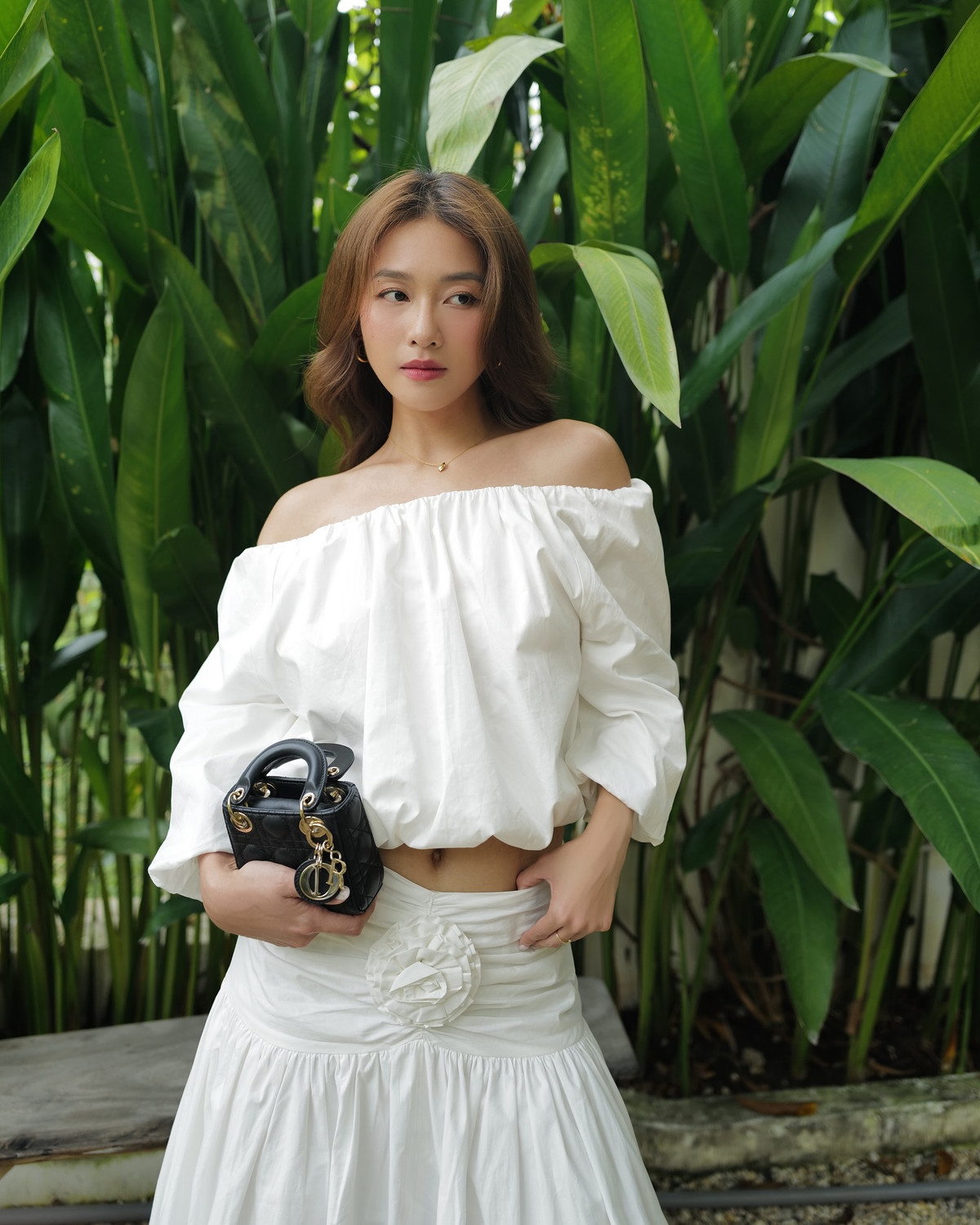 Cô gây ấn tượng bằng phong thái trẻ trung, nhiệt huyết và sự nghiêm túc trong sự nghiệp.