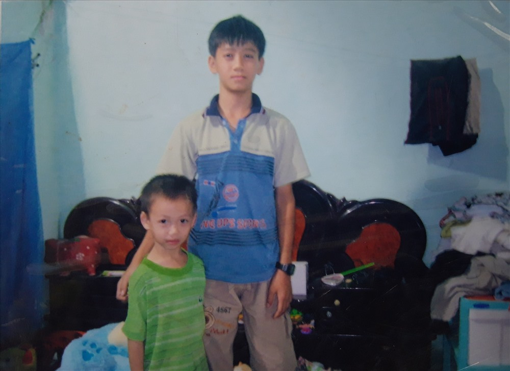 Xuất phát từ sự hâm mộ và yêu quý tiền đạo gốc Hải Dương, cộng đồng mạng đã rất khéo léo pha những câu đùa tếu táo.