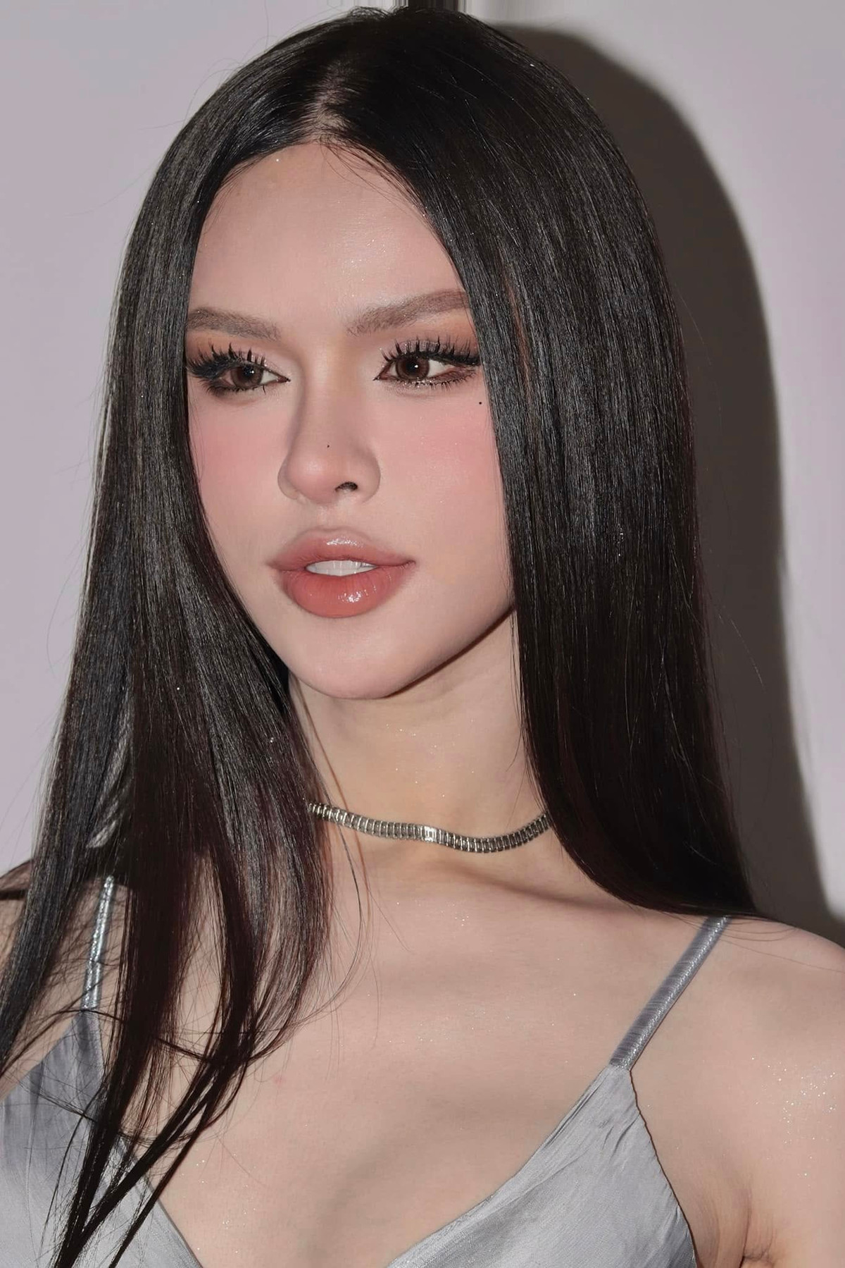 Trần Đức Bo là một trong những cái tên nổi đình nổi đám trên mạng xã hội với nhiều phát ngôn phủ sóng, ăn mặc cầu kỳ, có phần lố lăng.