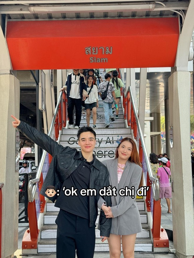 Thời gian gần đây, Emma đang vướng vào lùm xùm tình cảm với nam streamer ViruSs. Cô nàng không ngại xuất hiện trong livestream của Ngọc Kem để thẳng thắn chia sẻ về những gì mình đã trải qua trong mối quan hệ với ViruSs.