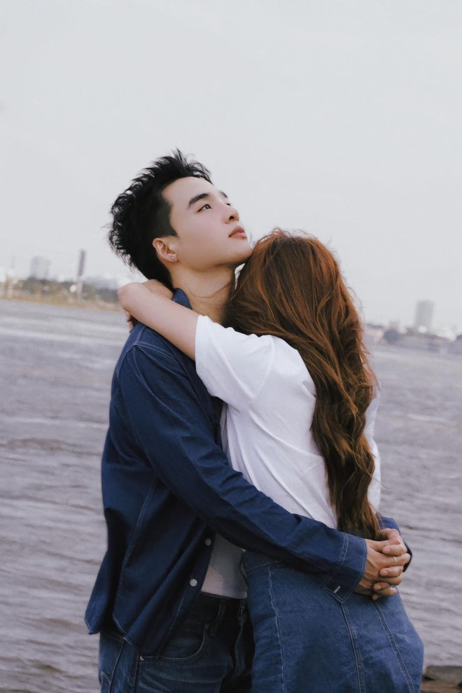 Bộ ảnh cực ngọt của cặp đôi "chị ơi anh yêu em".