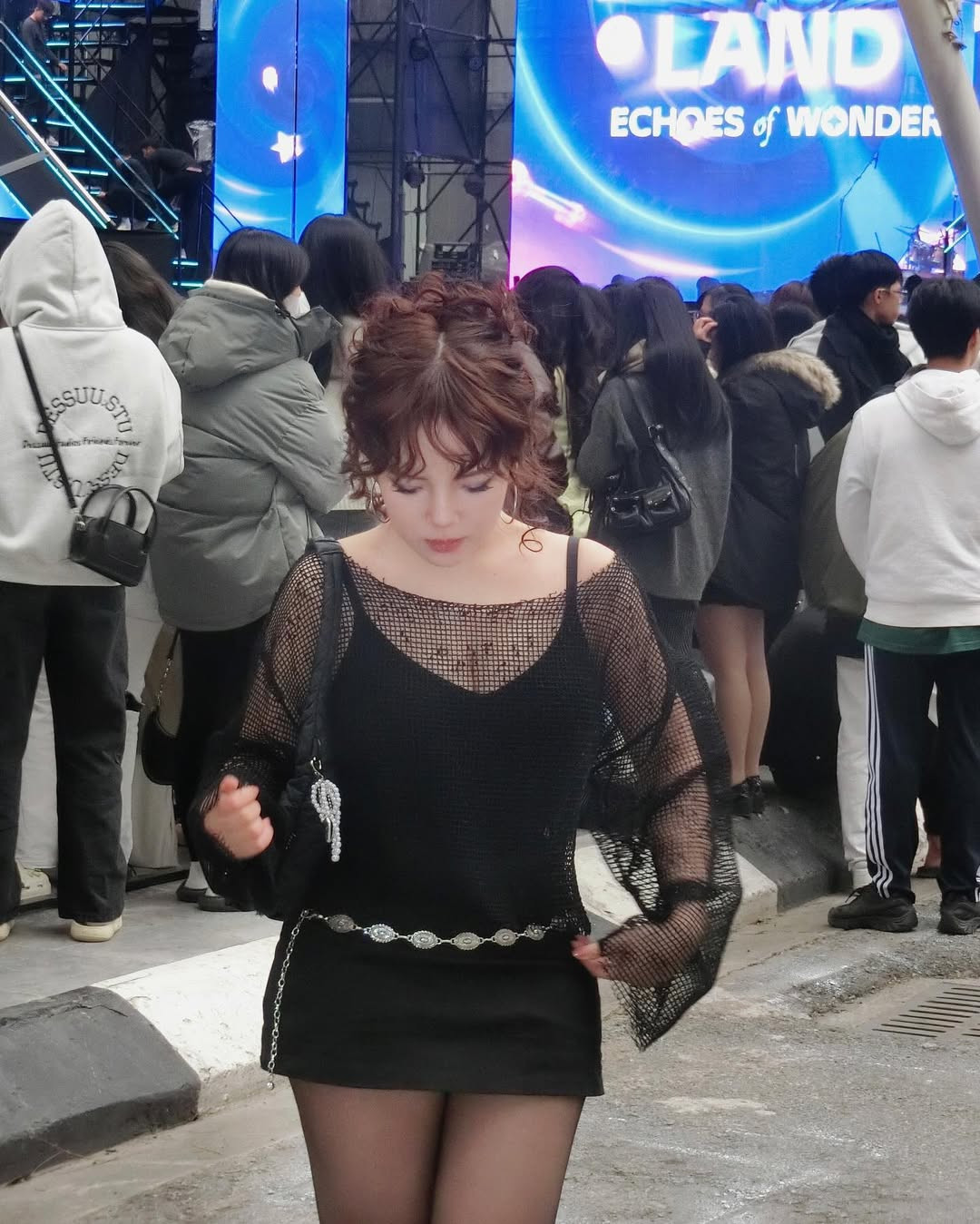 Tuy nhiên có một khoảng thời gian, cô nàng gần như ngừng đăng tải các video mà bỗng "im hơi lặng tiếng". Điều này khiến nhiều người theo dõi cô nàng không khỏi ngạc nhiên và bất ngờ.