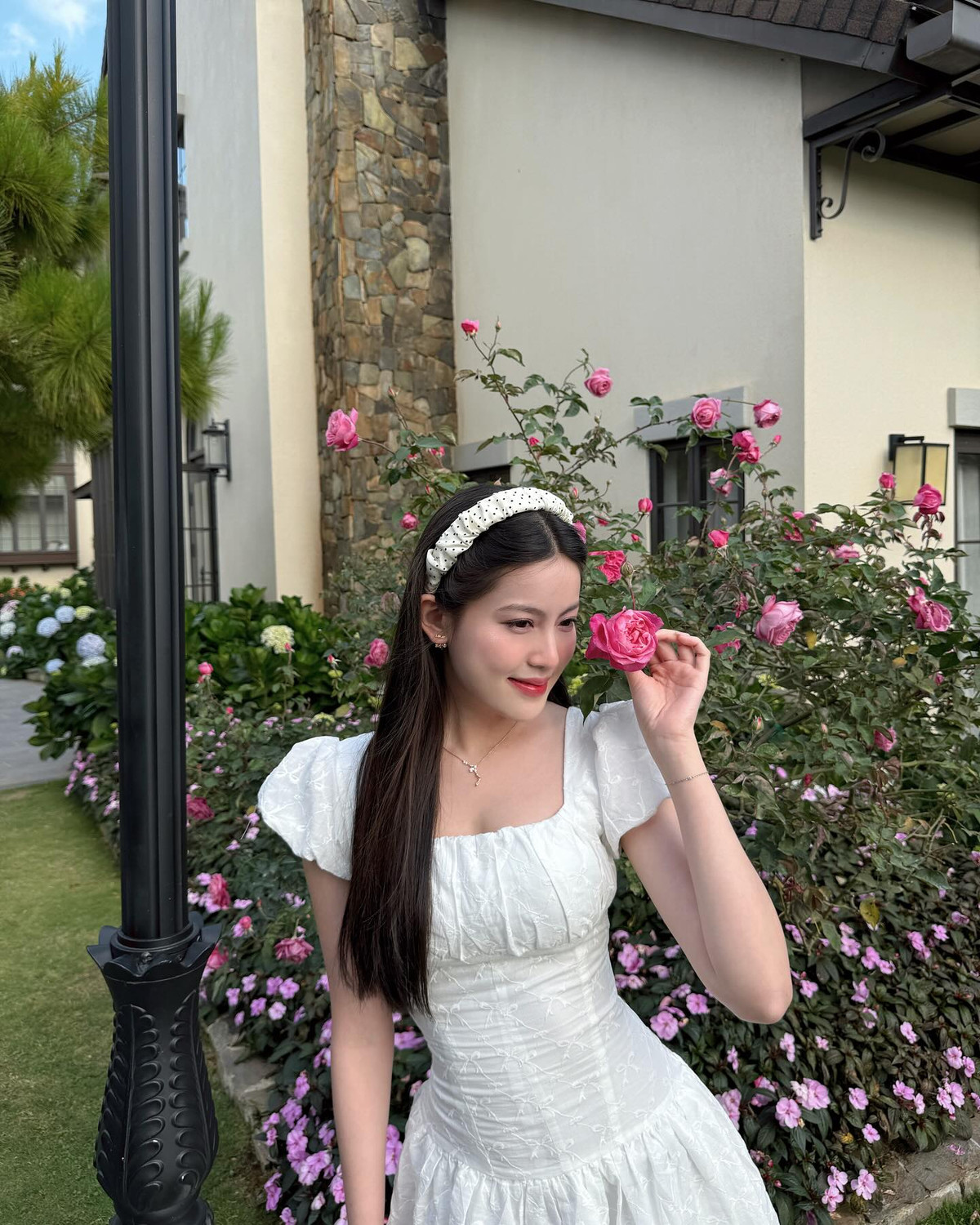 Được biết, Mỹ Hàn sinh ra trong một gia đình giàu có, cô theo học tại trường Đại học được nhiều sao Việt lựa chọn, mức học phí hơn nửa tỷ mỗi năm.