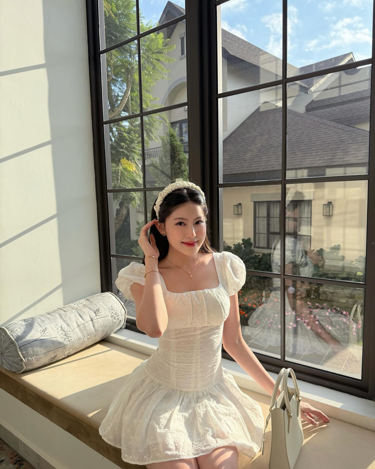 Cách đây khoảng thời gian không lâu, cô nàng vướng vào ồn ào nói xấu người yêu cũ của bạn trai, Mỹ Hàn cũng phải yên ắng trên mạng xã hội một thời gian.