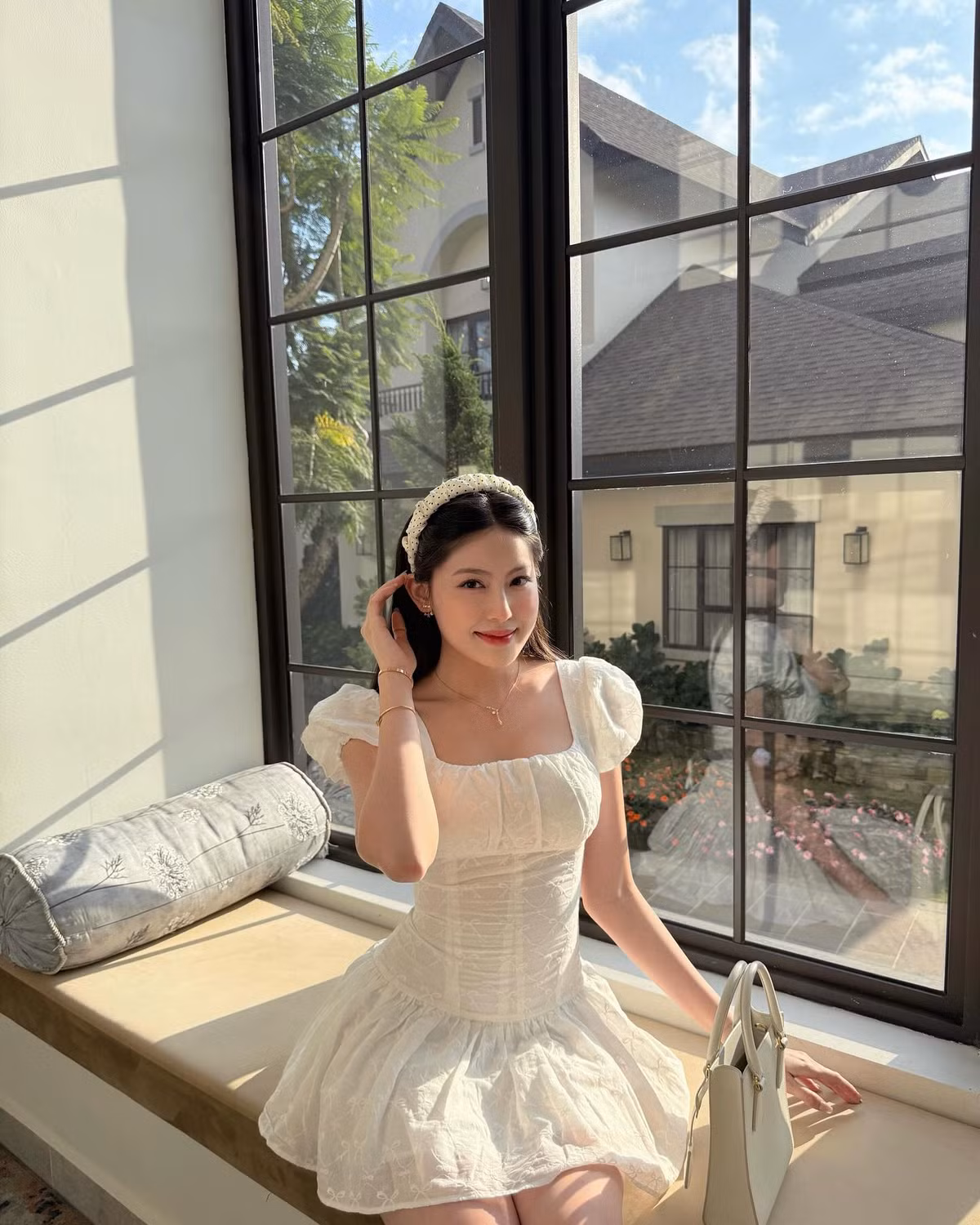 Cách đây khoảng thời gian không lâu, cô nàng vướng vào ồn ào nói xấu người yêu cũ của bạn trai, Mỹ Hàn cũng phải yên ắng trên mạng xã hội một thời gian.