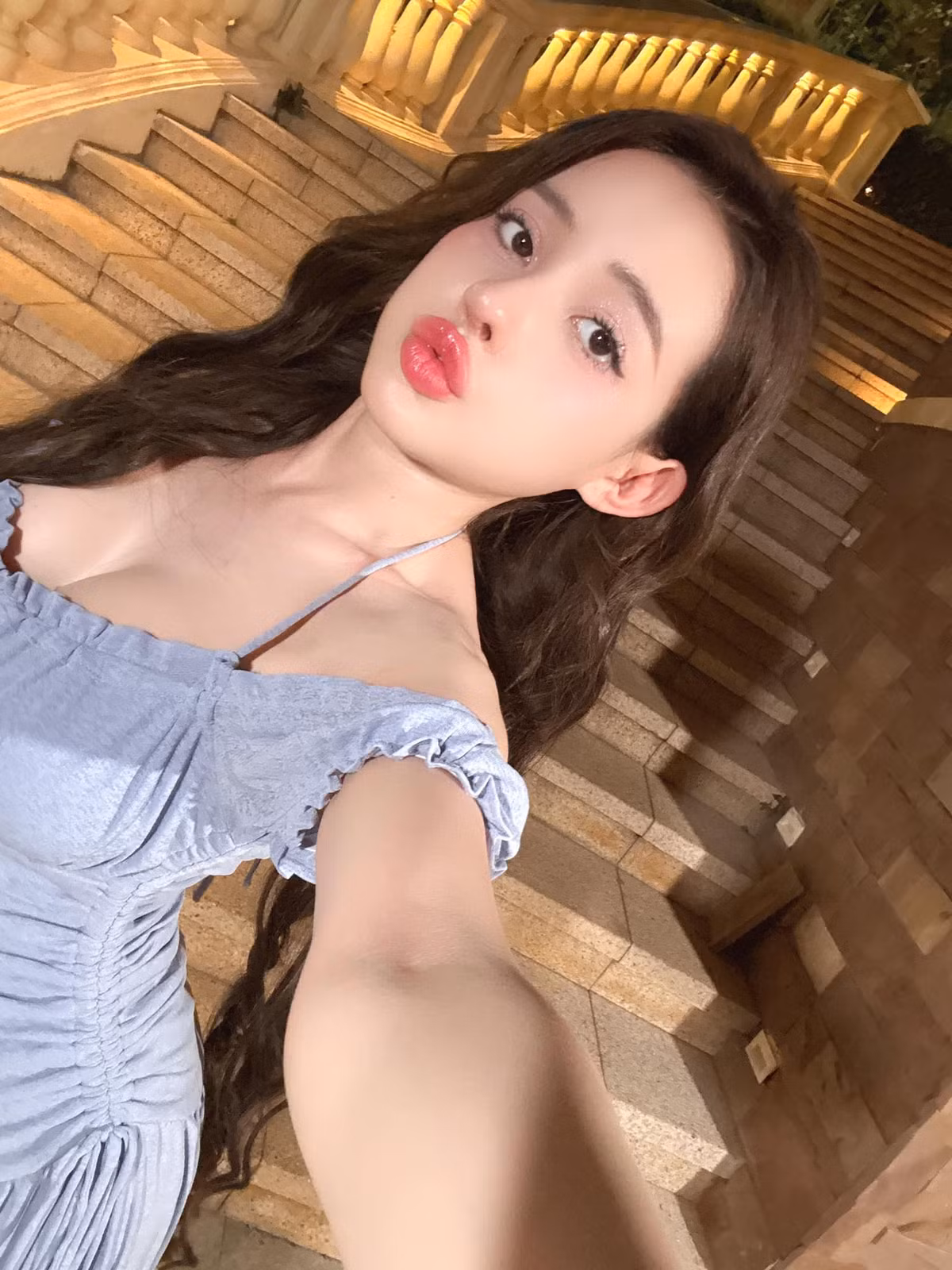 Ngay sau khi chia sẻ, netizen gửi lời thăm hỏi và chúc Ngân 98 sớm hồi phục để tiếp tục công việc.