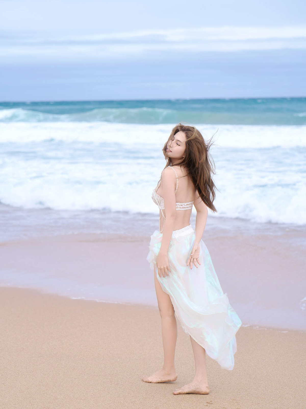 Sau khoảng thời gian lấy lại sự ổn định trước nhiều lùm xùm đời tư bủa vây, Thiên An đã dần trở lại với công việc và liên tục xuất hiện với diện mạo ngày càng thăng hạng.