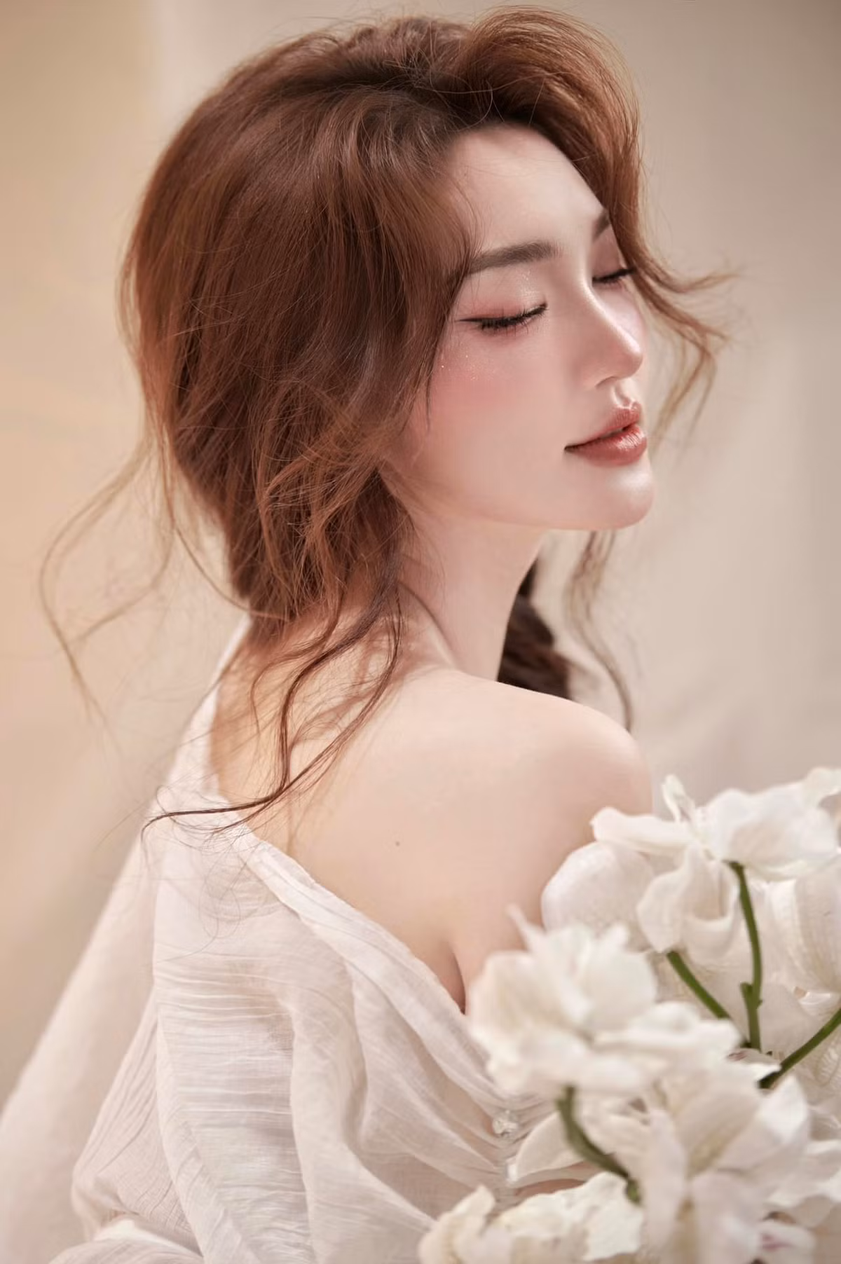 Nguyễn Ngọc Nữ vốn được biết đến là người đẹp từng vào Top 10 Hoa hậu Hoàn vũ Việt Nam 2017.