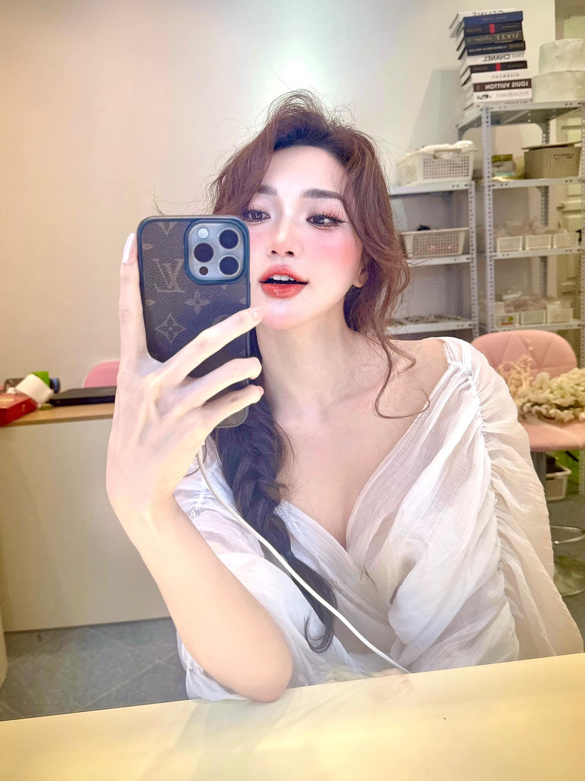 Đến nay sau hơn 7 năm, tên tuổi của Nguyễn Ngọc Nữ đã có chỗ đứng nhất định trong giới người đẹp dù cô không thường xuyên tham gia các hoạt động Vbiz.