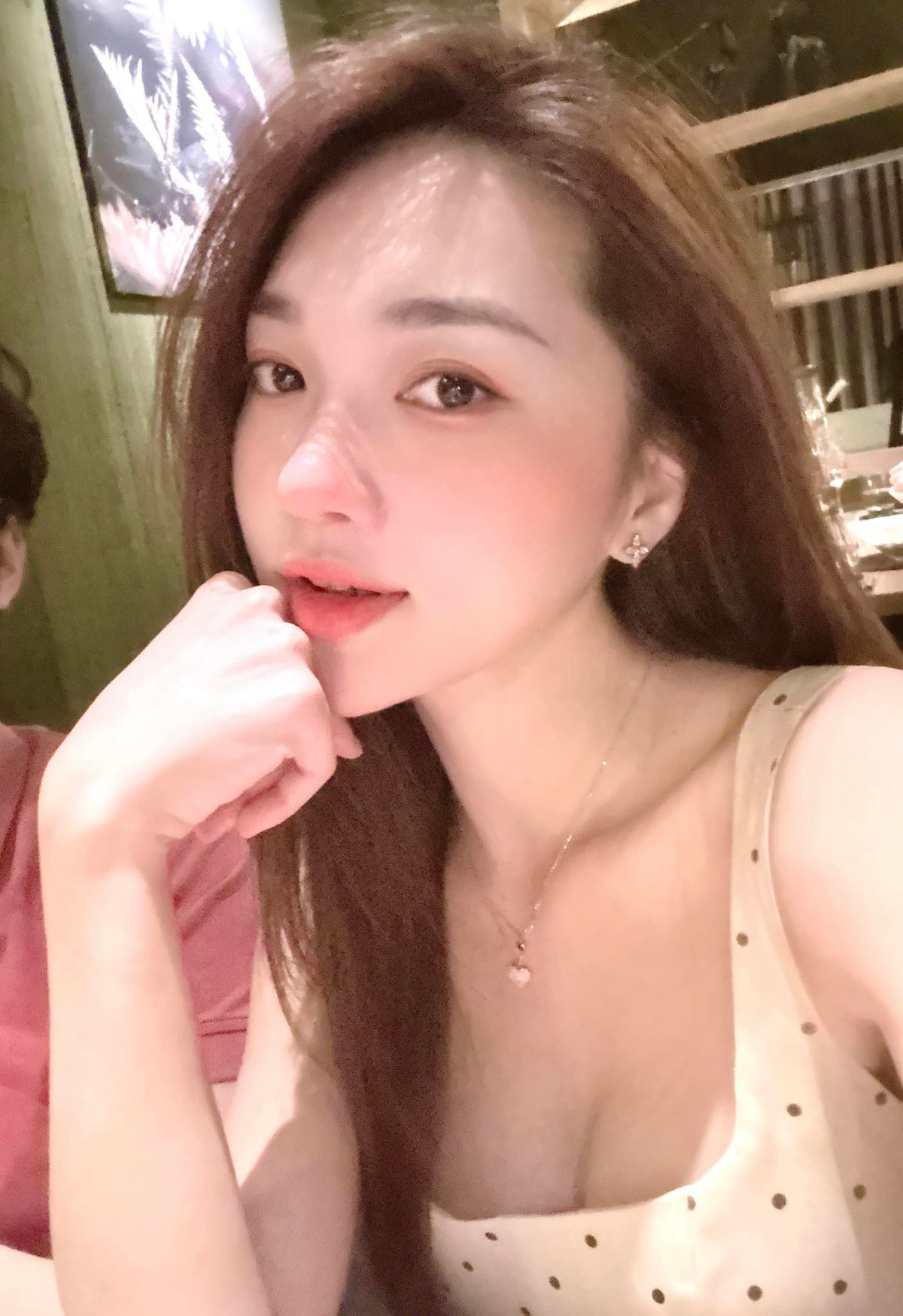 Dù không đăng quang nhưng cô vẫn chiếm trọn cảm tình của khán giả nhờ gương mặt khả ái, vóc dáng chuẩn cùng phong thái chuyên nghiệp.