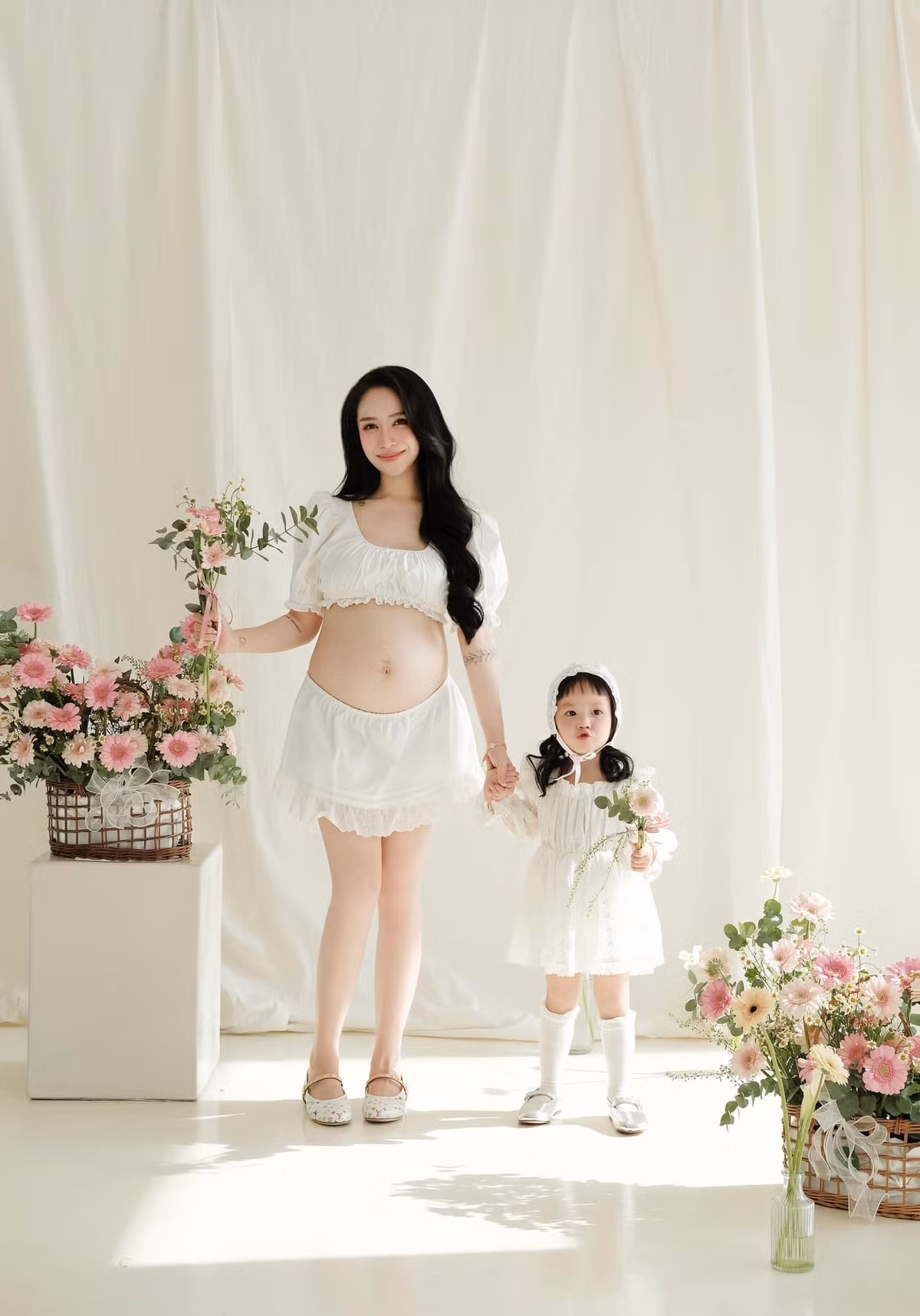 Trên trang cá nhân của mình, Joyce Phạm và Tâm Nguyễn thường xuyên đăng tải những khoảnh khắc tình tứ và không ngại bày tỏ tình cảm với đối phương.