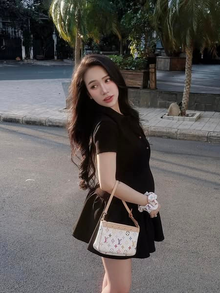 Joyce Phạm tên thật là Phạm Trần Nguyễn Minh Anh, sinh năm 1999. Năm 2019, Joyce Phạm bất ngờ thông báo lên xe hoa với Tâm Nguyễn sau 5 năm hẹn hò.