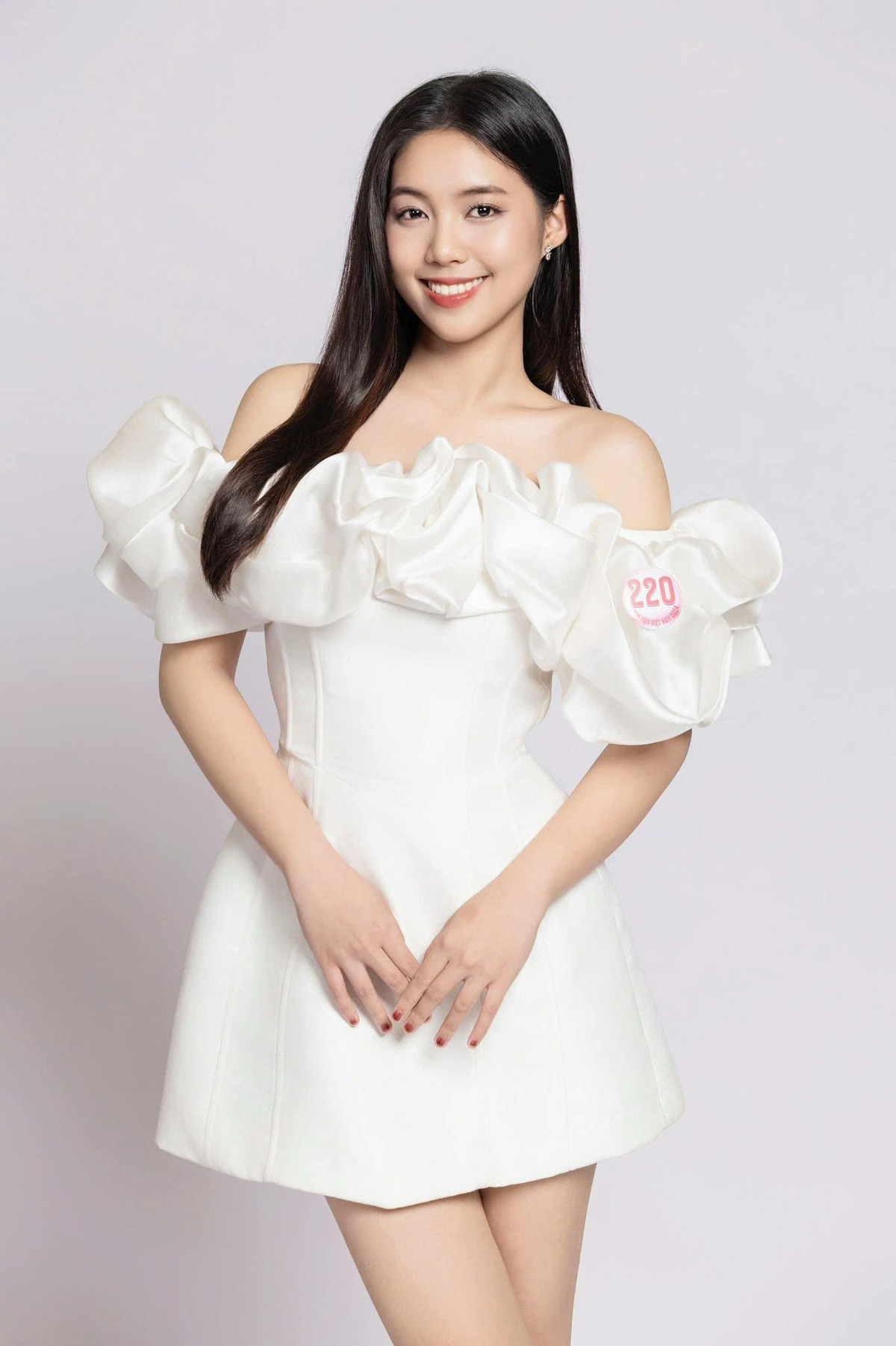 Tại sơ khảo phía Bắc, Châu Anh gây chú ý với vẻ ngoài ngọt ngào, dịu dàng.