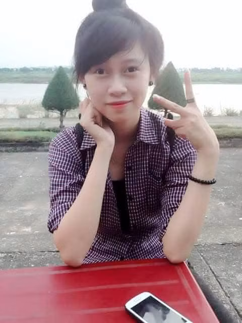 Chiếc áo sơ mi caro - hot item của nhiều "dân chơi" một thời.