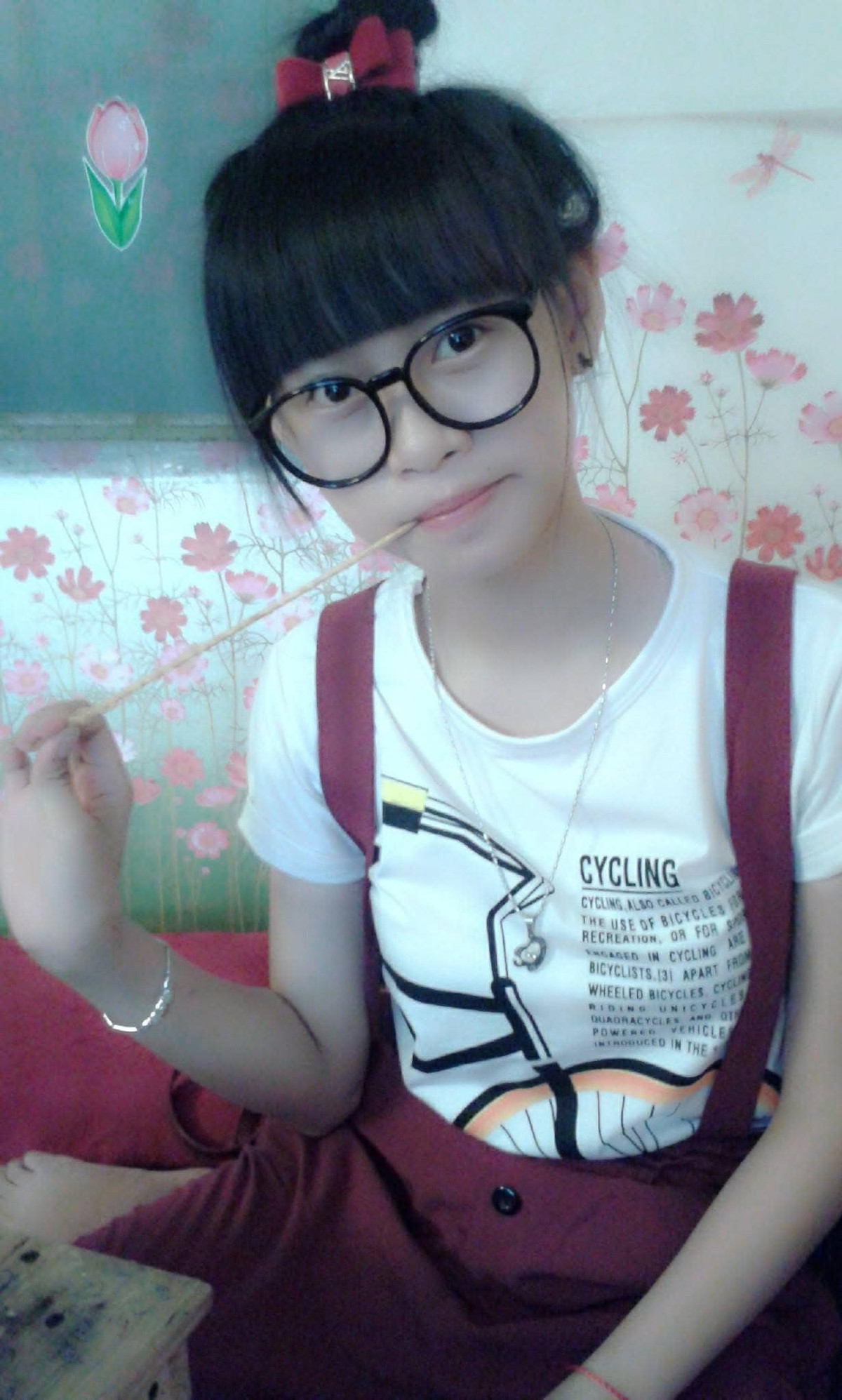 Cùng cách cột tóc túm "củ tỏi".