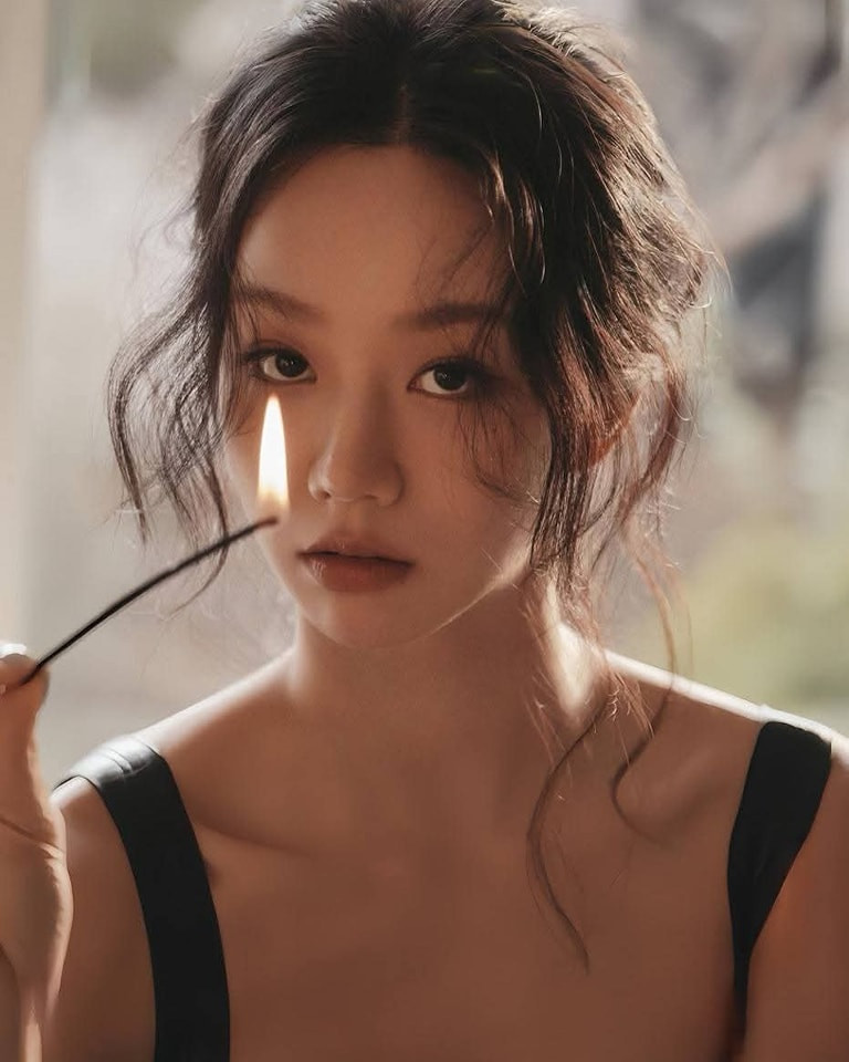 Đặc biệt, bộ phim khai thác chuyện tình yêu đồng giới, giúp Hyeri thu về cho mình thêm rất nhiều fan nữ. Nhiều cô gái còn liên tục nhận vui Hyeri là chồng, sau phân đoạn hôn đầy táo bạo của Hyeri trên màn ảnh.