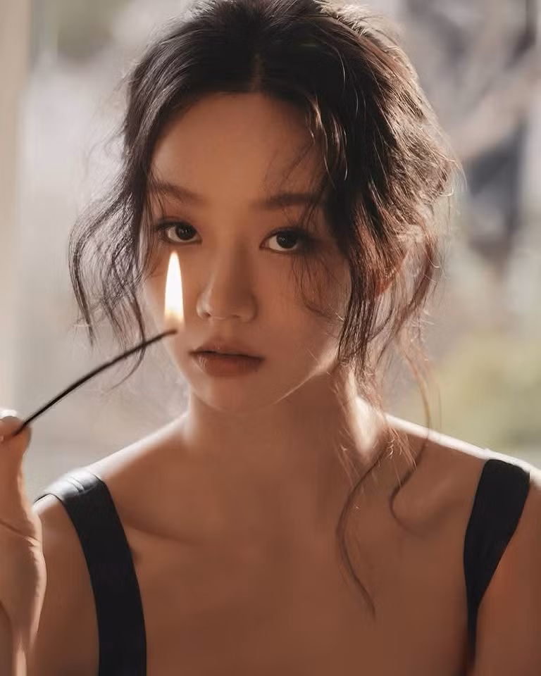 Đặc biệt, bộ phim khai thác chuyện tình yêu đồng giới, giúp Hyeri thu về cho mình thêm rất nhiều fan nữ. Nhiều cô gái còn liên tục nhận vui Hyeri là chồng, sau phân đoạn hôn đầy táo bạo của Hyeri trên màn ảnh.