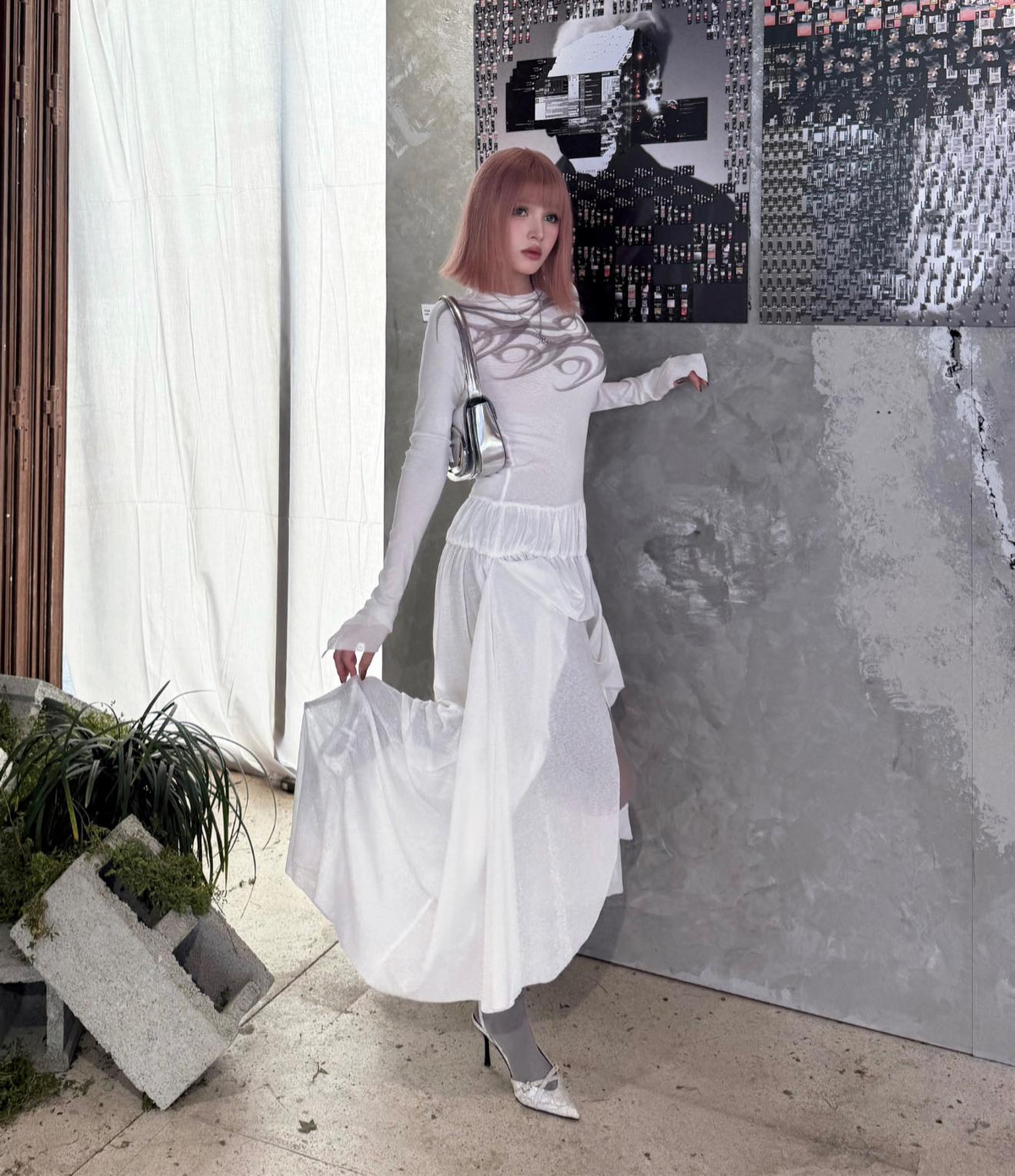 Cách đây ít hôm, cô nàng cũng vừa đăng tải loạt ảnh chụp cùng nàng hot girl Diệp Anh lên trang cá nhân.