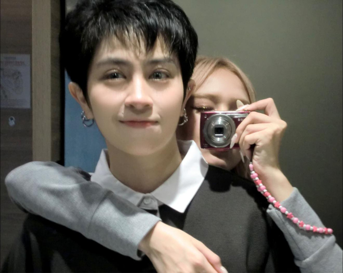 Cặp đôi thường xuyên đăng tải những hình ảnh tình tứ lên trang cá nhân.