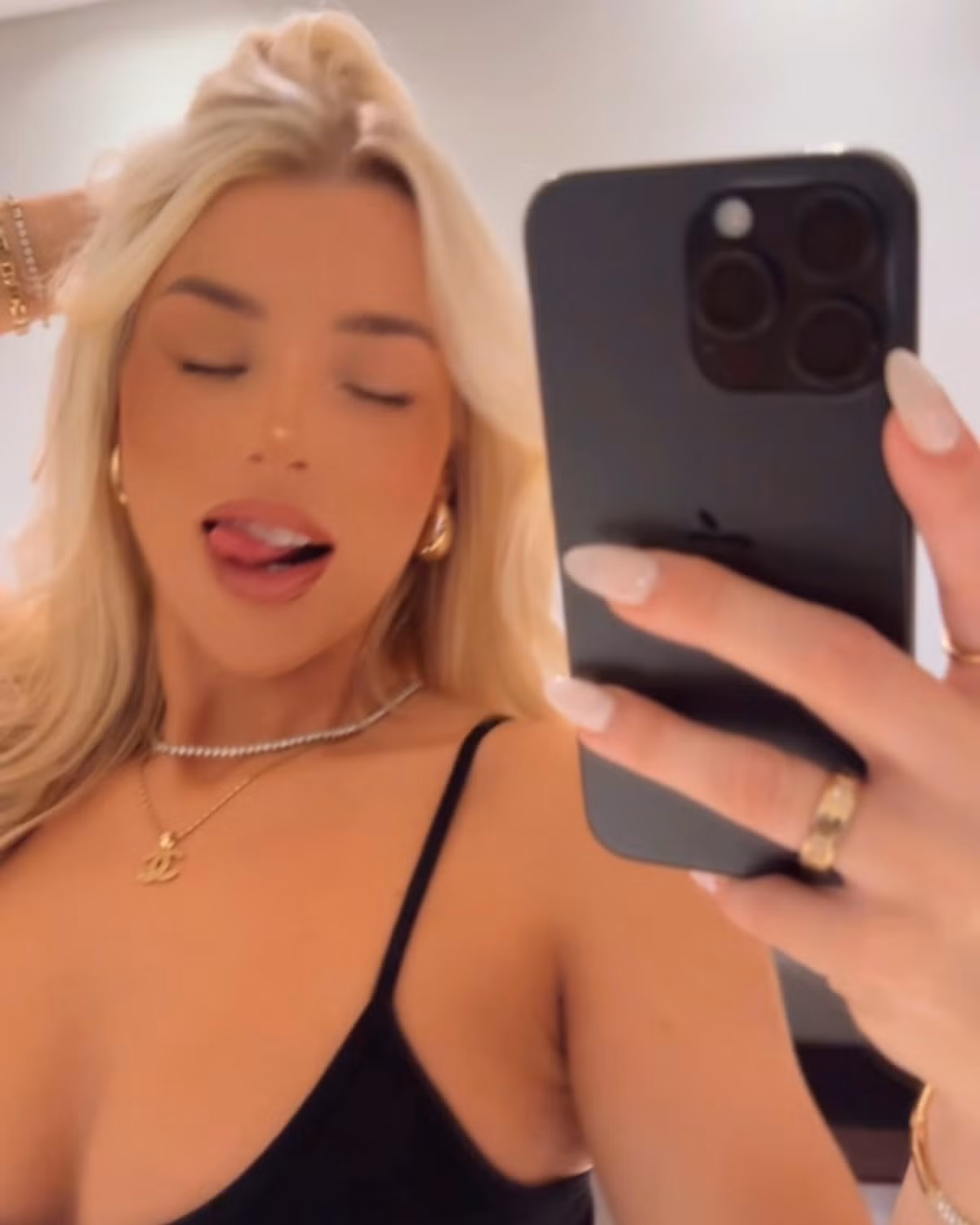 Trang cá nhân của Madelene Wright hiện có hơn 317.000 người theo dõi.