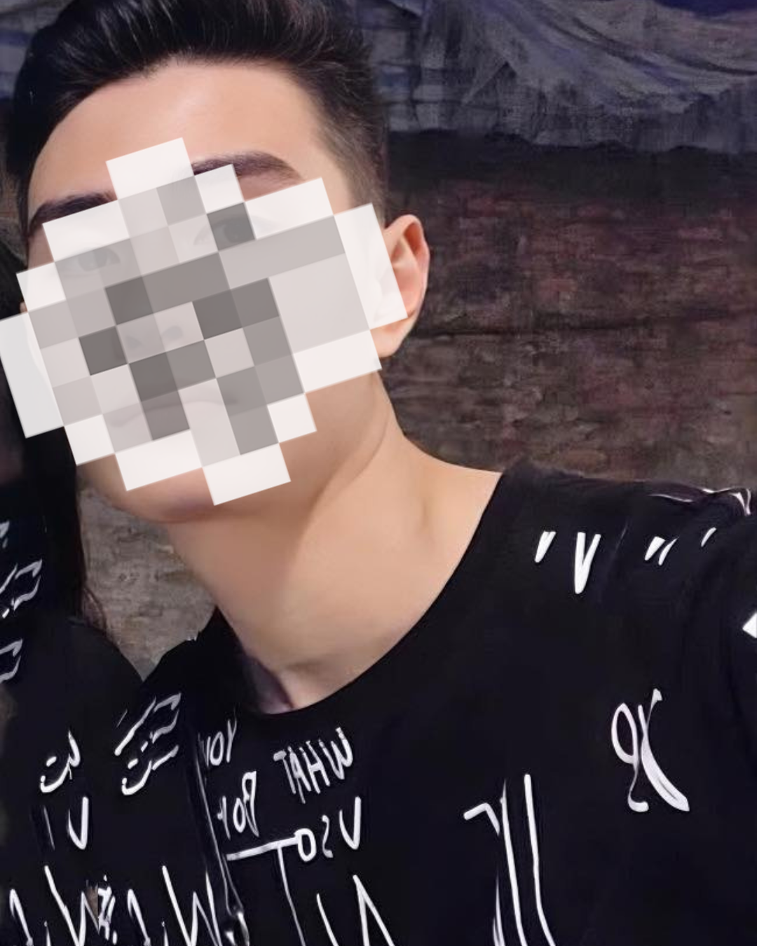 Nhiều người đã bình luận: "Nhìn mặt không đến nỗi nào mà lại đi ngoại tình", “Những thứ có được dễ dàng thì thường không được trân trọng”, “Thôi tốt nhất chị em cứ chọn chồng giàu và chung thủy mà lấy, chứ đã nghèo còn lăng nhăng chỉ có khổ thôi”.