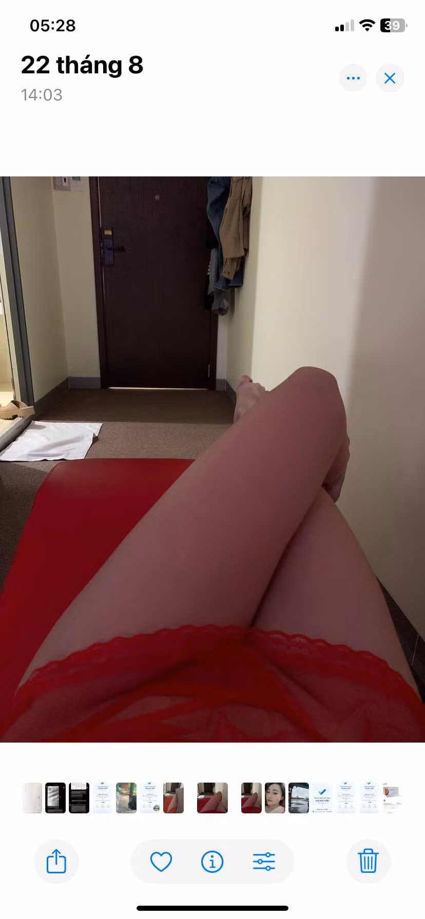 Ban đầu, hành động của anh chồng bị nhiều người chỉ trích là vũ phu, thế nhưng sau khi câu chuyện được phanh phui, nhiều người đã bày tỏ sự cảm thông với người chồng. Theo đó, anh này chăm chỉ làm ăn, lo lắng hết lòng cho vợ nhưng đổi lại là sự lừa dối, phản bội.