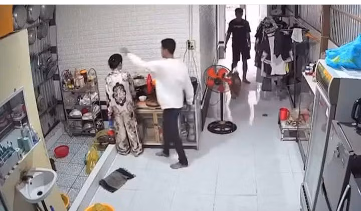 Câu chuyện ngoại tình cũng được nhiều người quan tâm không kém là của 1 cặp đôi ở Cà Mau.