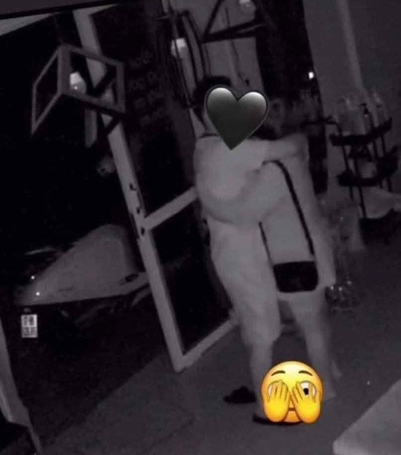 Điều đáng nói là chiếc xe ô tô mà anh chồng này đang đi cũng được chị vợ mua cho. Trong những dòng chia sẻ, chị vợ không giấu nổi sự chua xót nghẹn ngào.