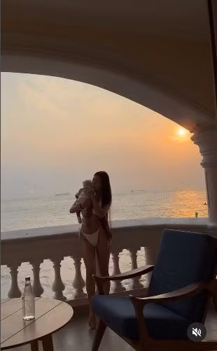 Không ít người hâm mộ đã dành những lời khen ngợi cho sự chăm chút vóc dáng và phong cách thời trang tinh tế của Yến Xuân trong lần "tái xuất" này.