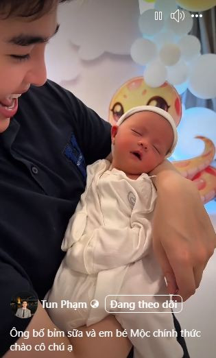 Tun Phạm là Tiktoker gây ấn tượng với phong cách vui nhộn, cách nói chuyện duyên dáng và nội dung giải trí hấp dẫn.