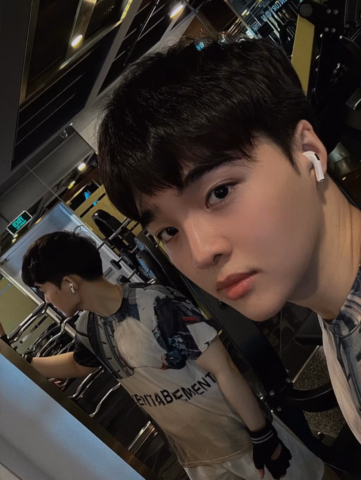 Tun Phạm tên thật là Phạm Đức Huy, 27 tuổi, là nhà sáng tạo nội dung, KOL nổi tiếng. Mới đây anh đã khiến cộng đồng mạng xôn xao khi bất ngờ công khai con gái đầu lòng tên Mộc.