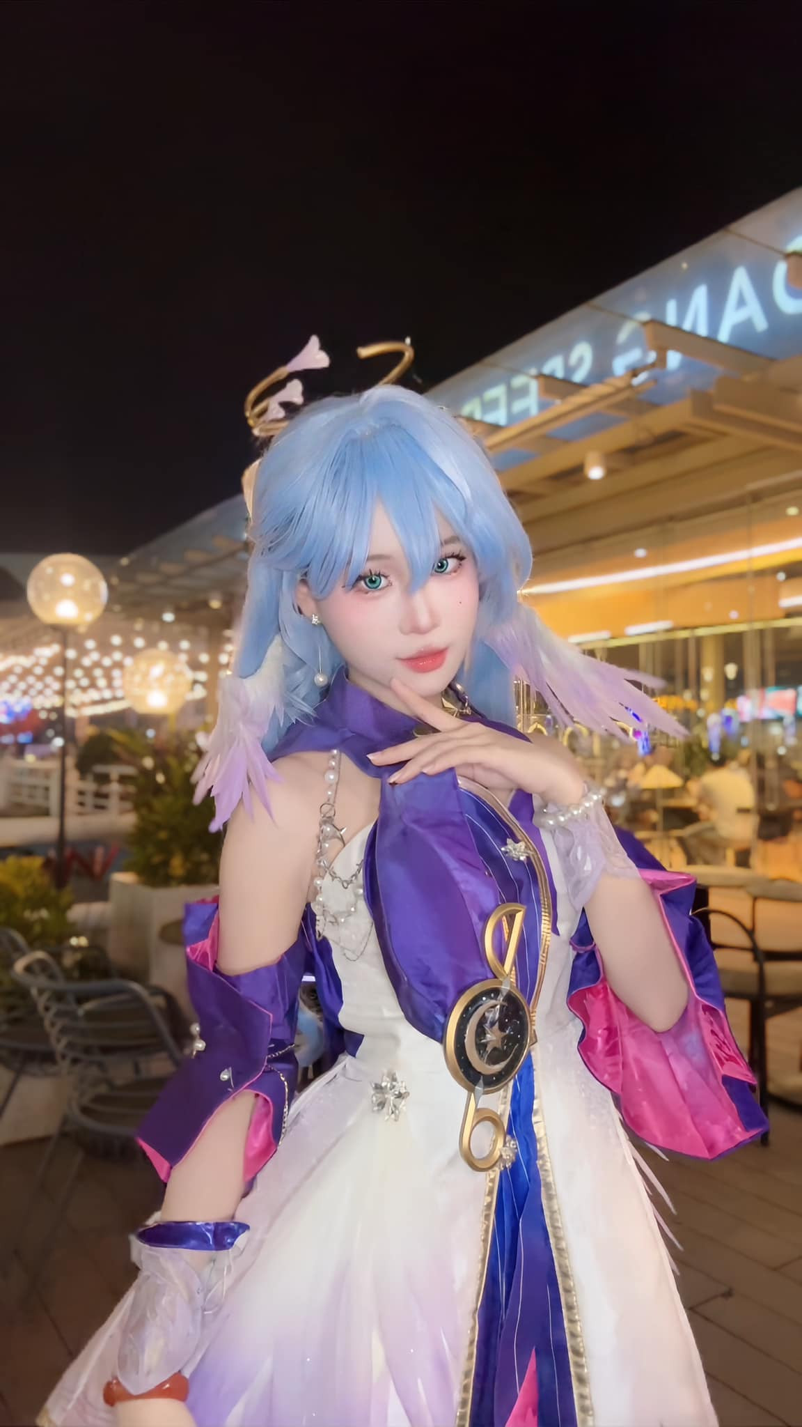 Chang Dory thu hút hàng triệu lượt xem nhờ vào những video biến hình “đỉnh của chóp”, kết hợp giữa makeup chuyên nghiệp, outfit chỉn chu và thần thái cuốn hút.