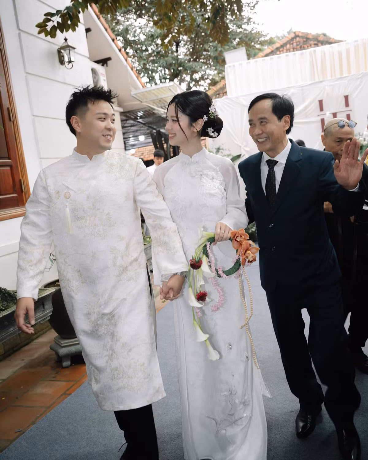 Hàn Hằng và Huyme là một trong những cặp đôi được yêu thích nhất trên mạng xã hội. Cả hai đã có một hành trình tình yêu đầy ngọt ngào và lãng mạn. Việc họ chính thức về chung một nhà là cái kết đẹp cho mối tình này.