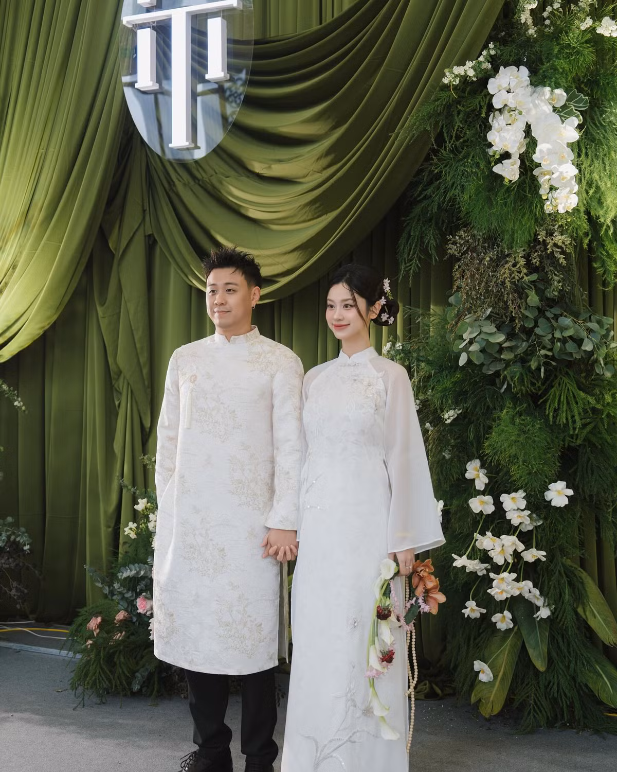 Trước đó, vào cuối năm 2024, Huyme đã cầu hôn Hàn Hằng trong chuyến du lịch nước ngoài, đánh dấu bước ngoặt quan trọng trong mối quan hệ kéo dài 5 năm của họ.