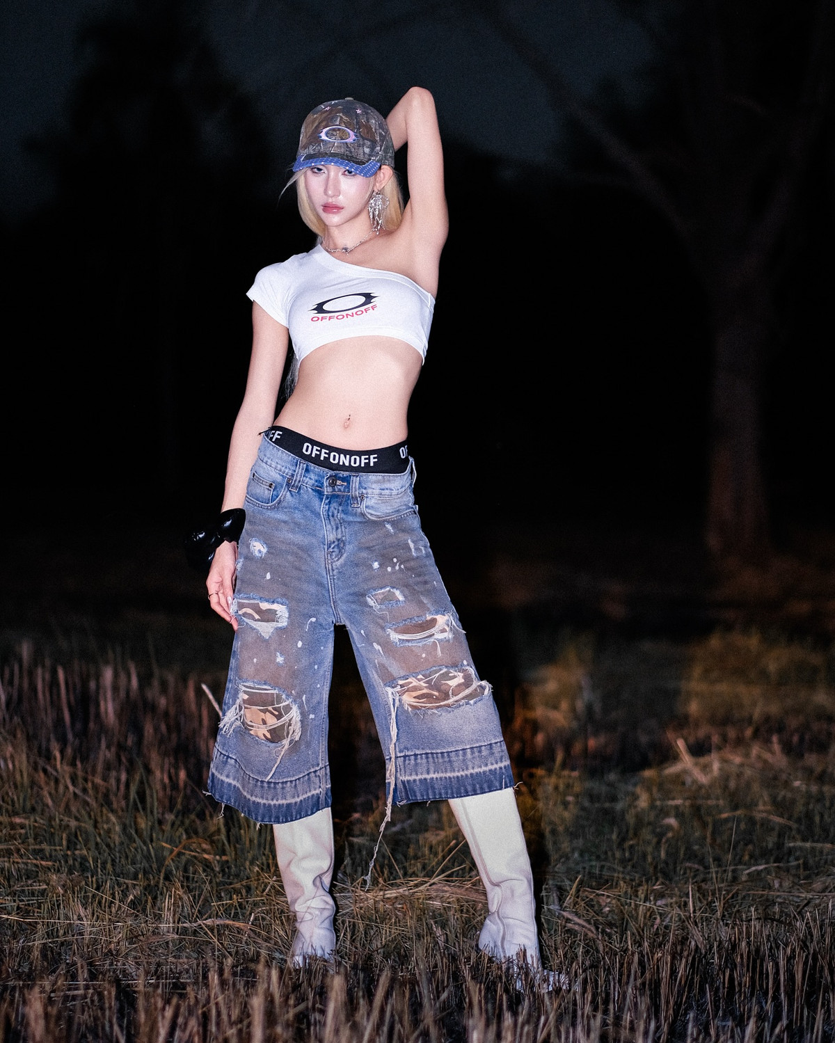 Trước khi kết hôn với Decao, Lâm Minh đã được biết đến là một fashionista với gu thời trang ấn tượng, tuy nhiên vẫn còn khá "hiền" so với hiện tại.