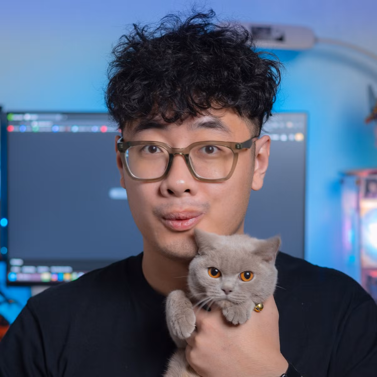 Hiện tại, Trinh đang vừa làm media cho một thương hiệu trà túi lọc tại Thanh Hóa, vừa phụ bố mẹ bán tạp hóa và làm nội dung trên MXH.