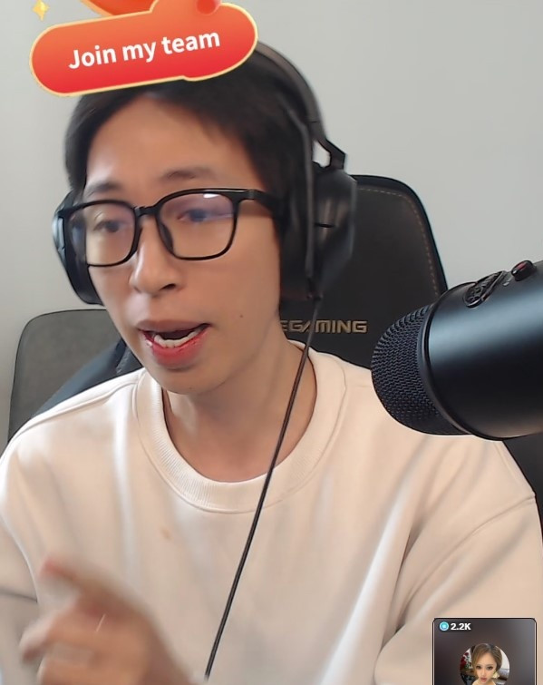 Mối quan hệ giữa ViruSs và Ngọc Kem bắt đầu vào đầu năm 2024 và kéo dài gần một năm trước khi kết thúc trong ồn ào. Cả hai từng công khai hẹn hò thông qua livestream và nhận được sự quan tâm lớn từ cộng đồng mạng.