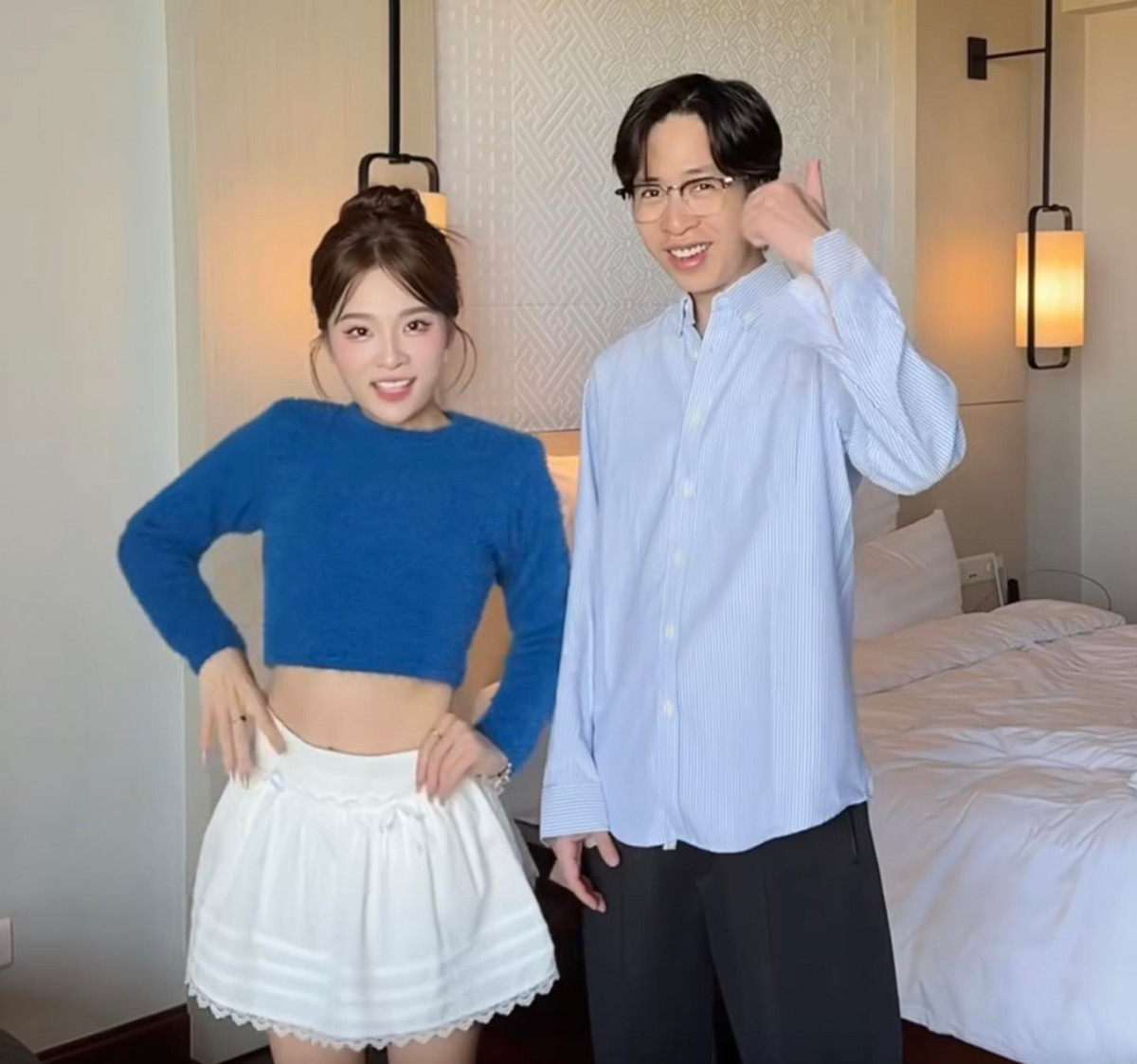 Có thể nói ViruSs và Ngọc Kem đang là cái tên hot nhất mạng xã hội ở thời điểm hiện tại. Phiên live gần 1 tiếng đồng hồ của Ngọc Kem vào tối 20/3 đã khiến cộng đồng mạng bùng nổ với rất nhiều thông tin được Ngọc Kem đưa ra về chuyện tình cảm của mình với nam streamer đình đám.