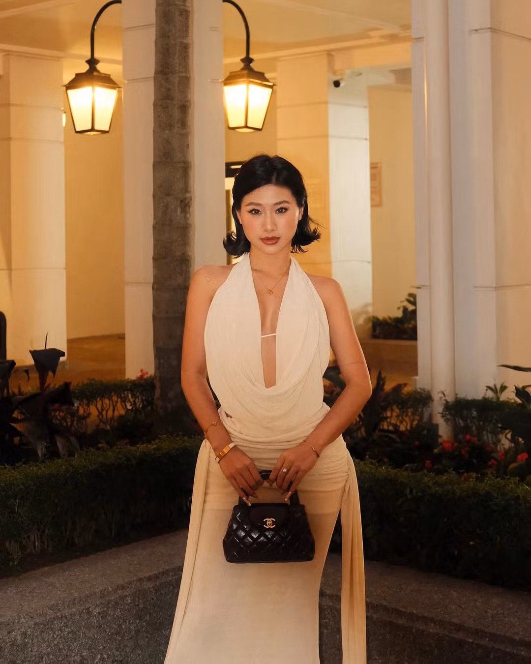 Vốn là một cái tên khá hot vào thời điểm mới giải nghệ và lấn sân sang lĩnh vực Tiktok, thế nhưng ở thời điểm hiện tại, Louis Phạm (Phạm Như Phương) không còn nhận được nhiều sự quan tâm, ưu ái từ người hâm mộ. Sau loạt phốt liên tiếp, mỗi bức ảnh cô nàng đăng tải vẫn nhận về sự chú ý nhất định, thế nhưng có khá nhiều ý kiến tiêu cực.